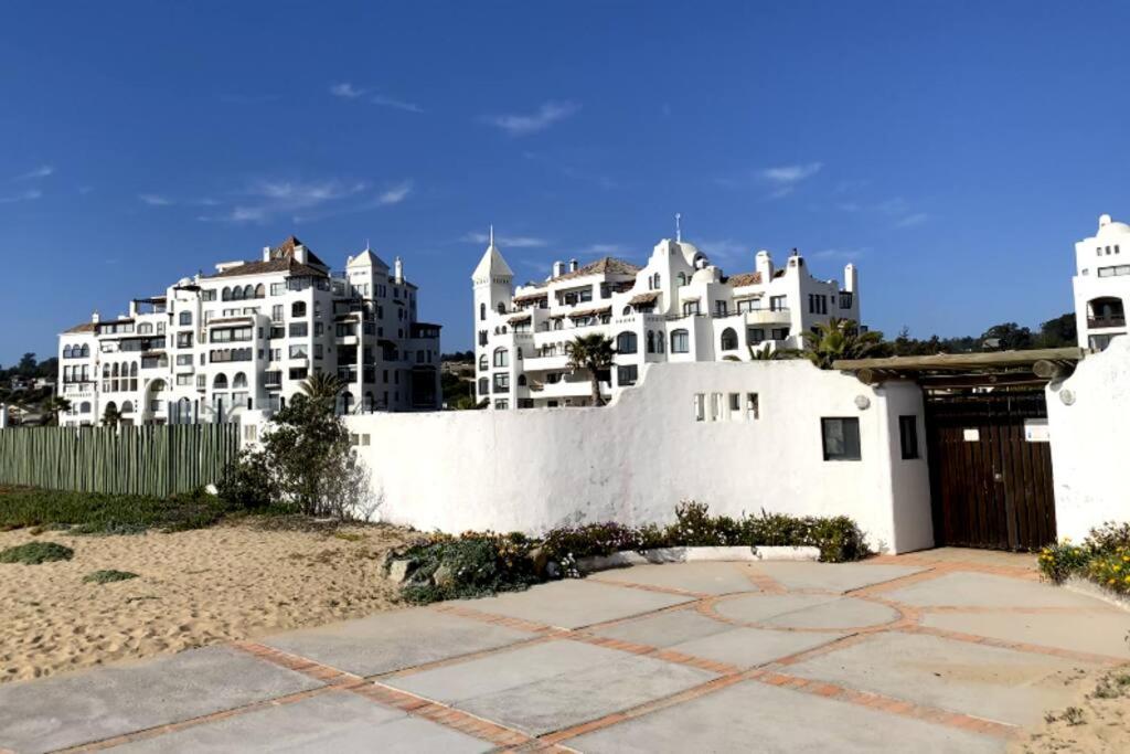 Bahía de Rosas frente al mar Algarrobo Norte