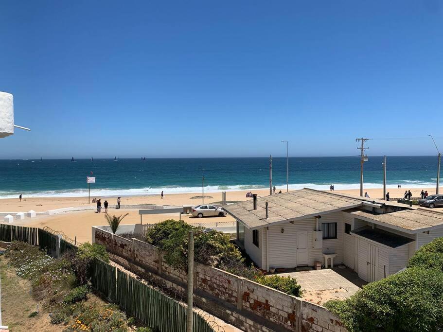 Bahía de Rosas frente al mar Algarrobo Norte