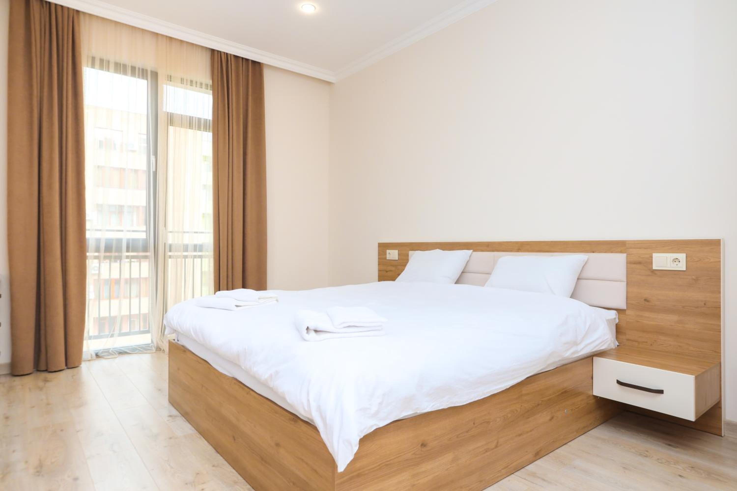 Apart-hotel on Koghbatsi 16