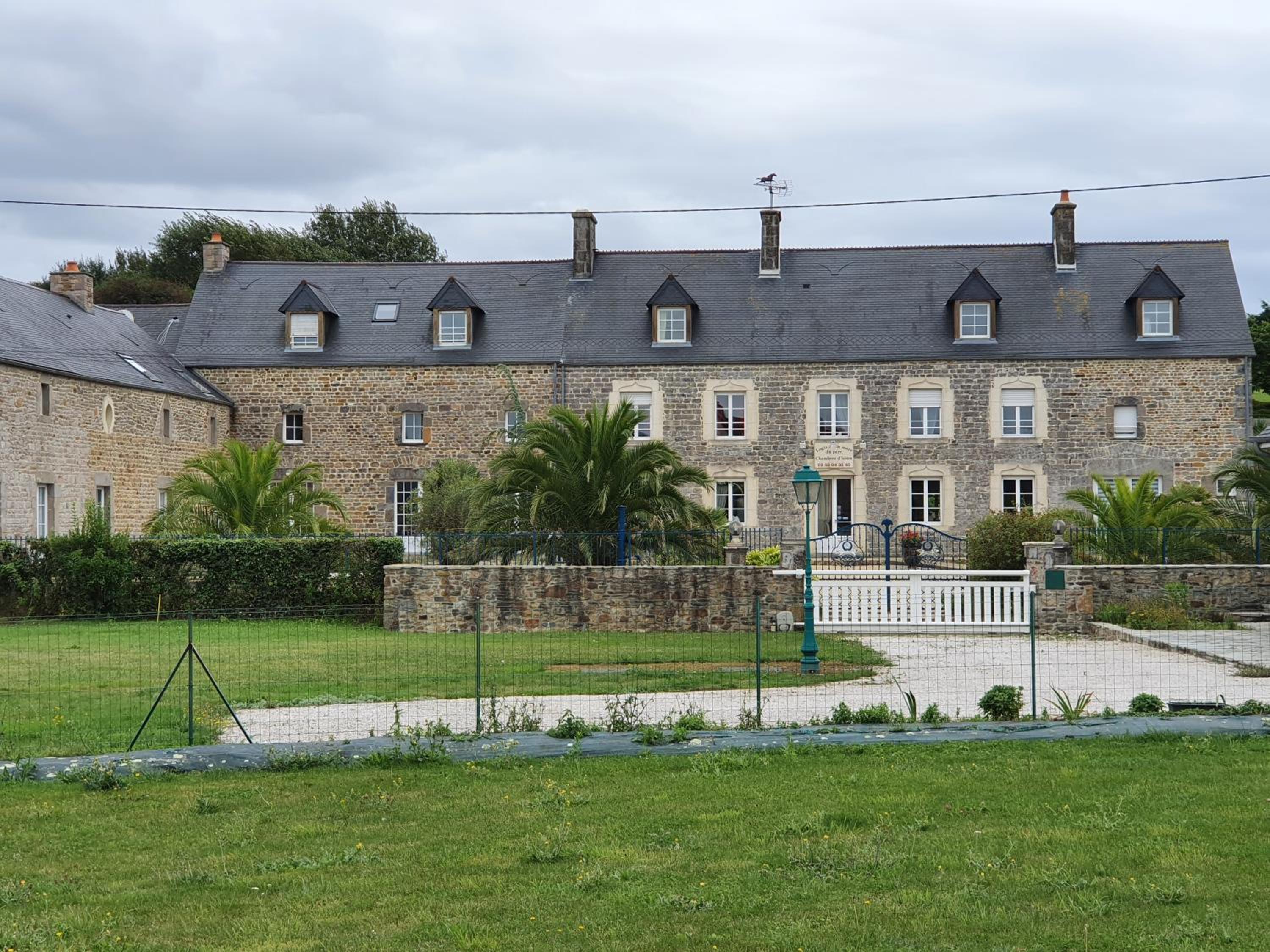 Chambres du logis De La Mare Du Parc view 2