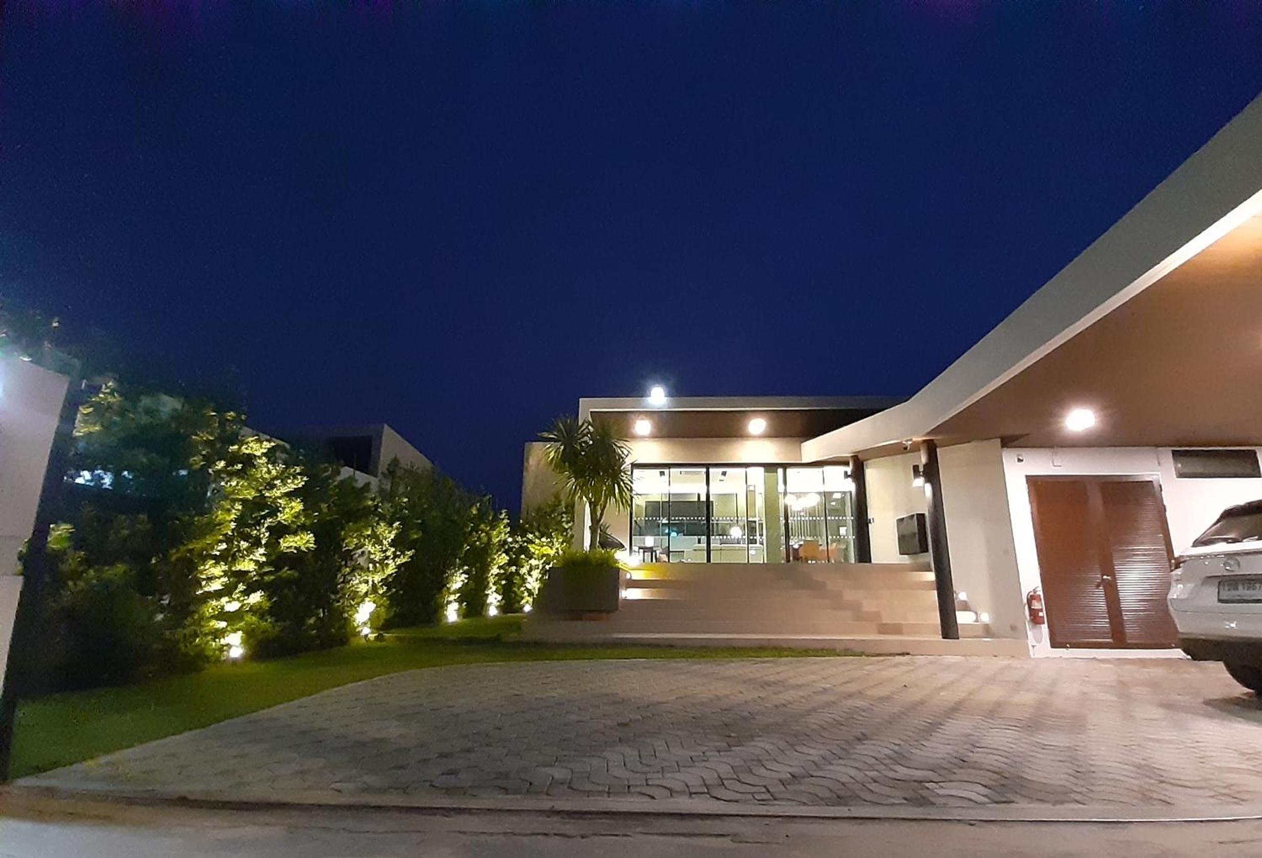 Hotel Movenpick Pool Villa By Angkana