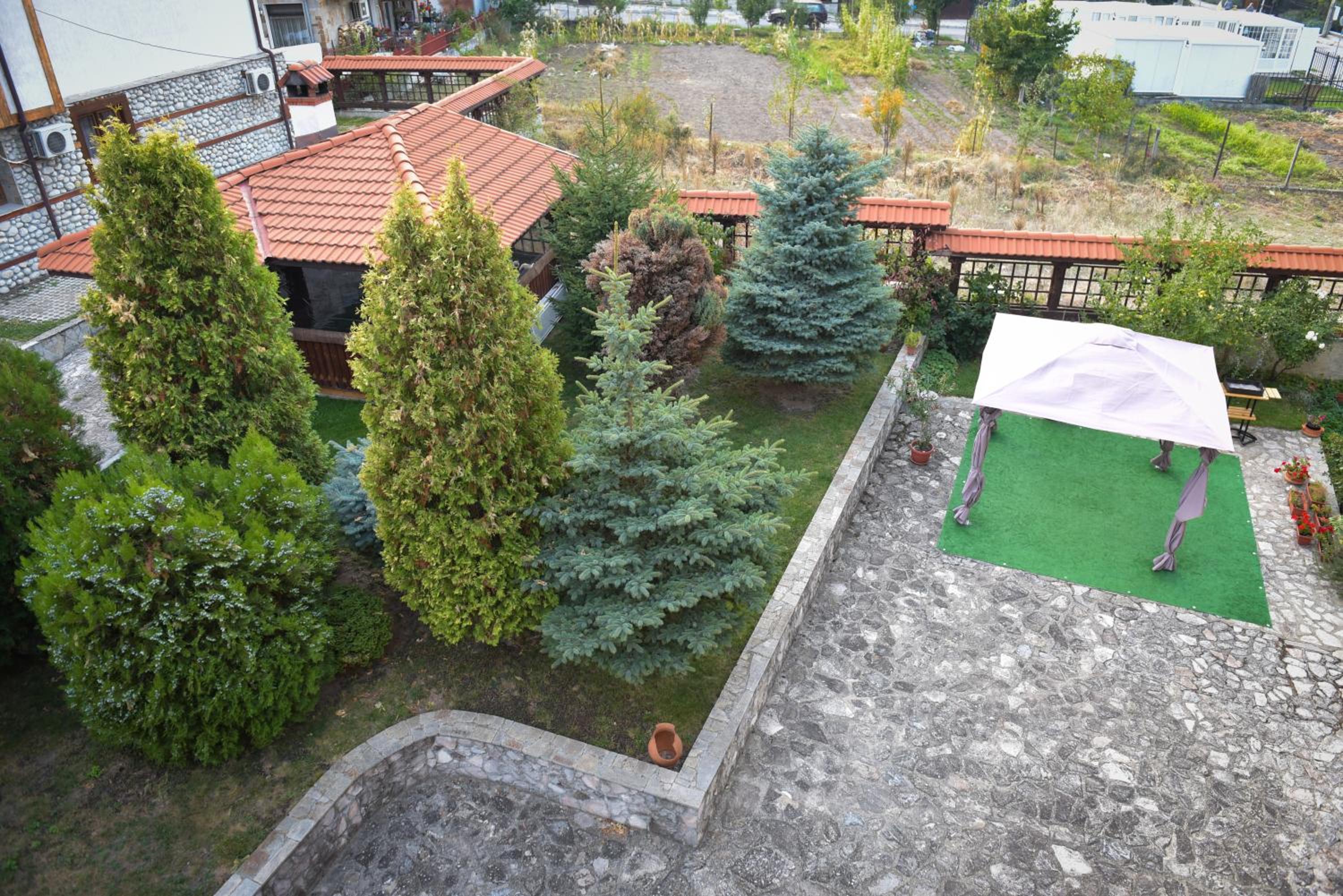 Photo 9