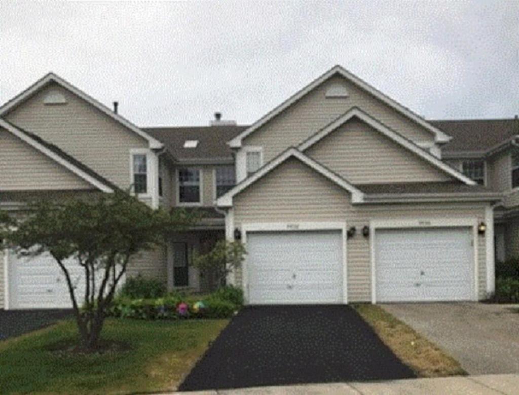 Waukegan Vacations - Family Home - 2 bedroom, kitchen, 1.5 bath - Property Image 1