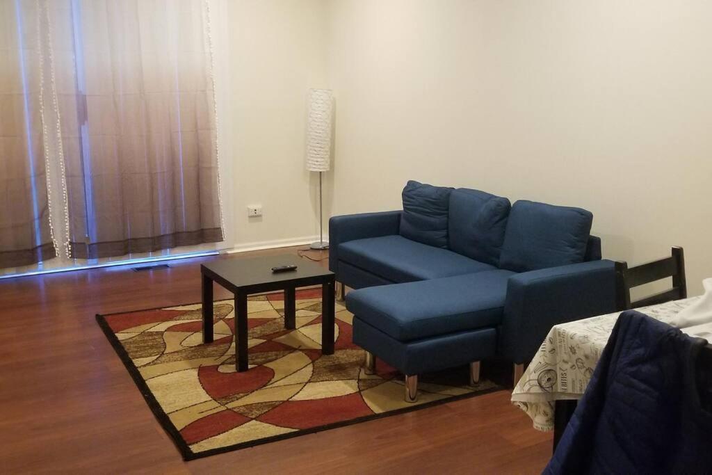 Waukegan Vacations - Family Home - 2 bedroom, kitchen, 1.5 bath - Property Image 8