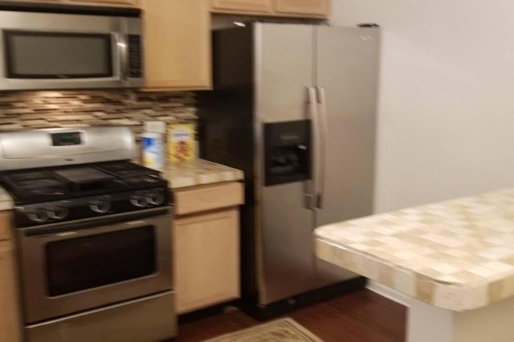 Waukegan Vacations - Family Home - 2 bedroom, kitchen, 1.5 bath - Property Image 13