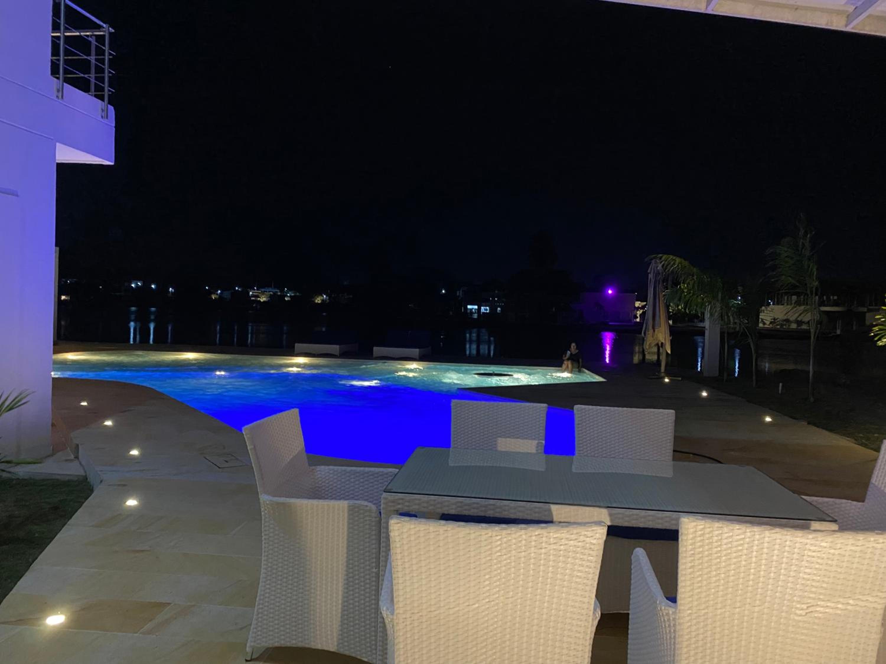 Espectacular Casa Condominio Lagos del Peñón Girardot-Colombia