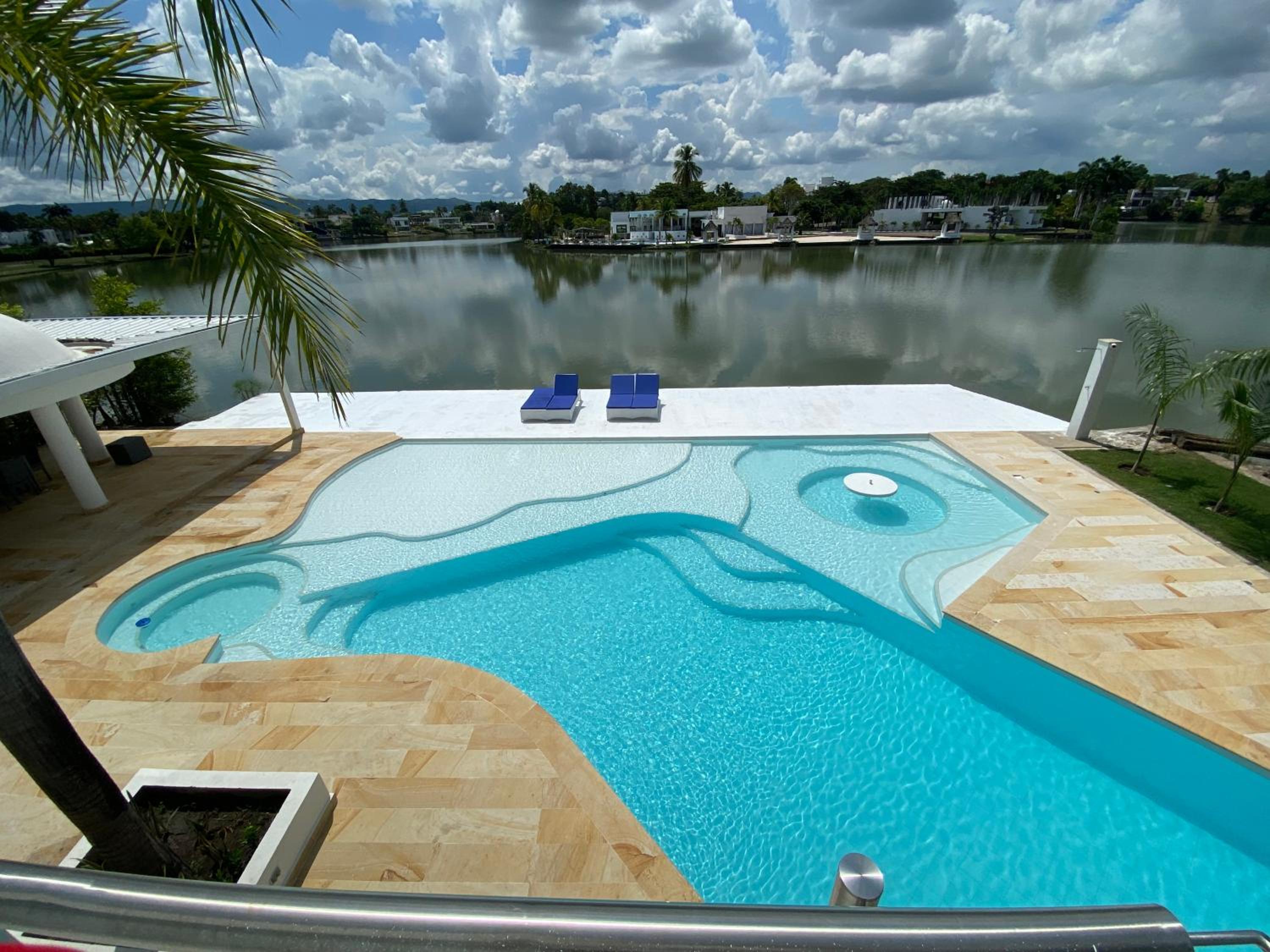 Espectacular Casa Condominio Lagos del Peñón Girardot-Colombia