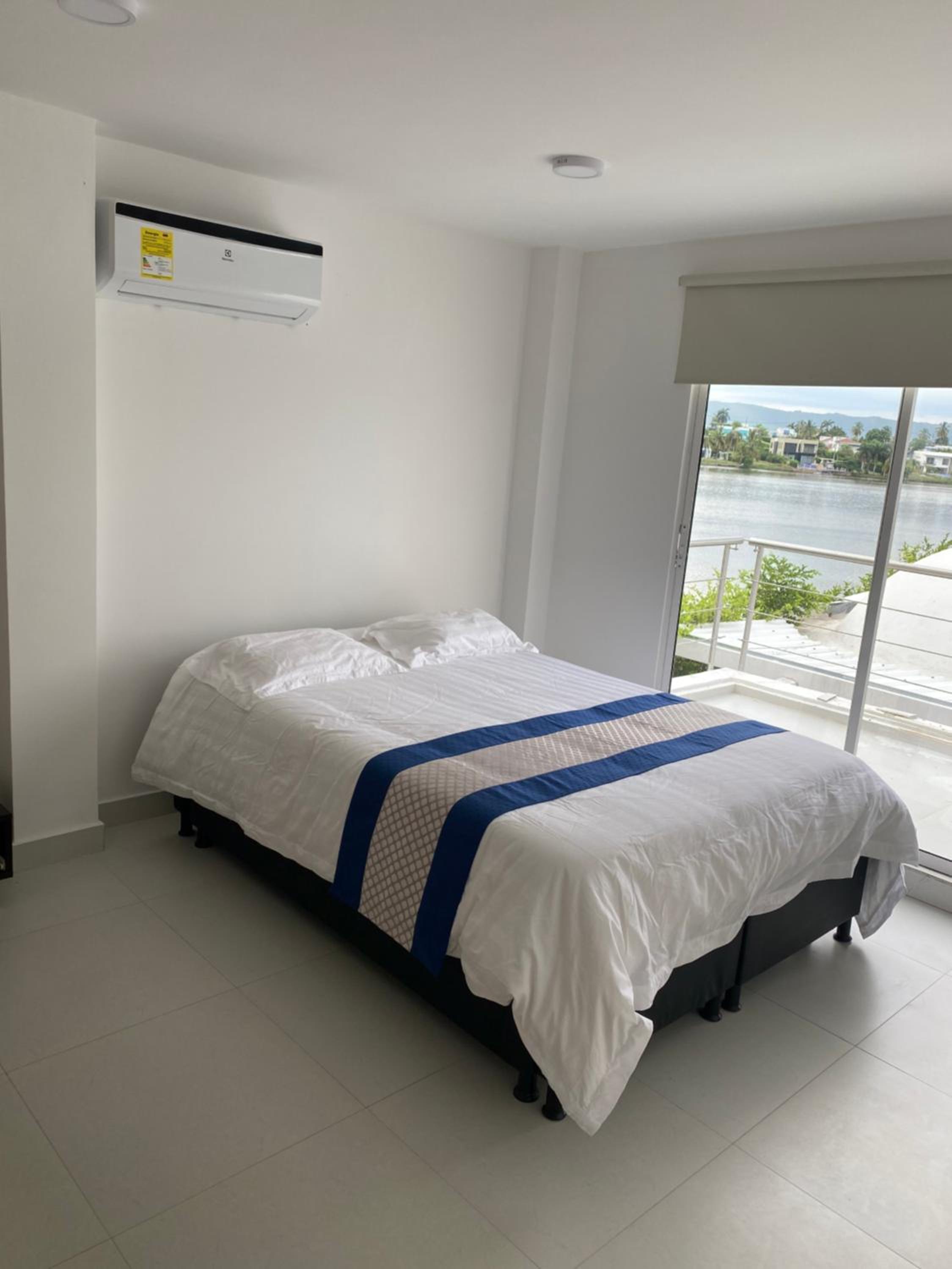 Espectacular Casa Condominio Lagos del Peñón Girardot-Colombia