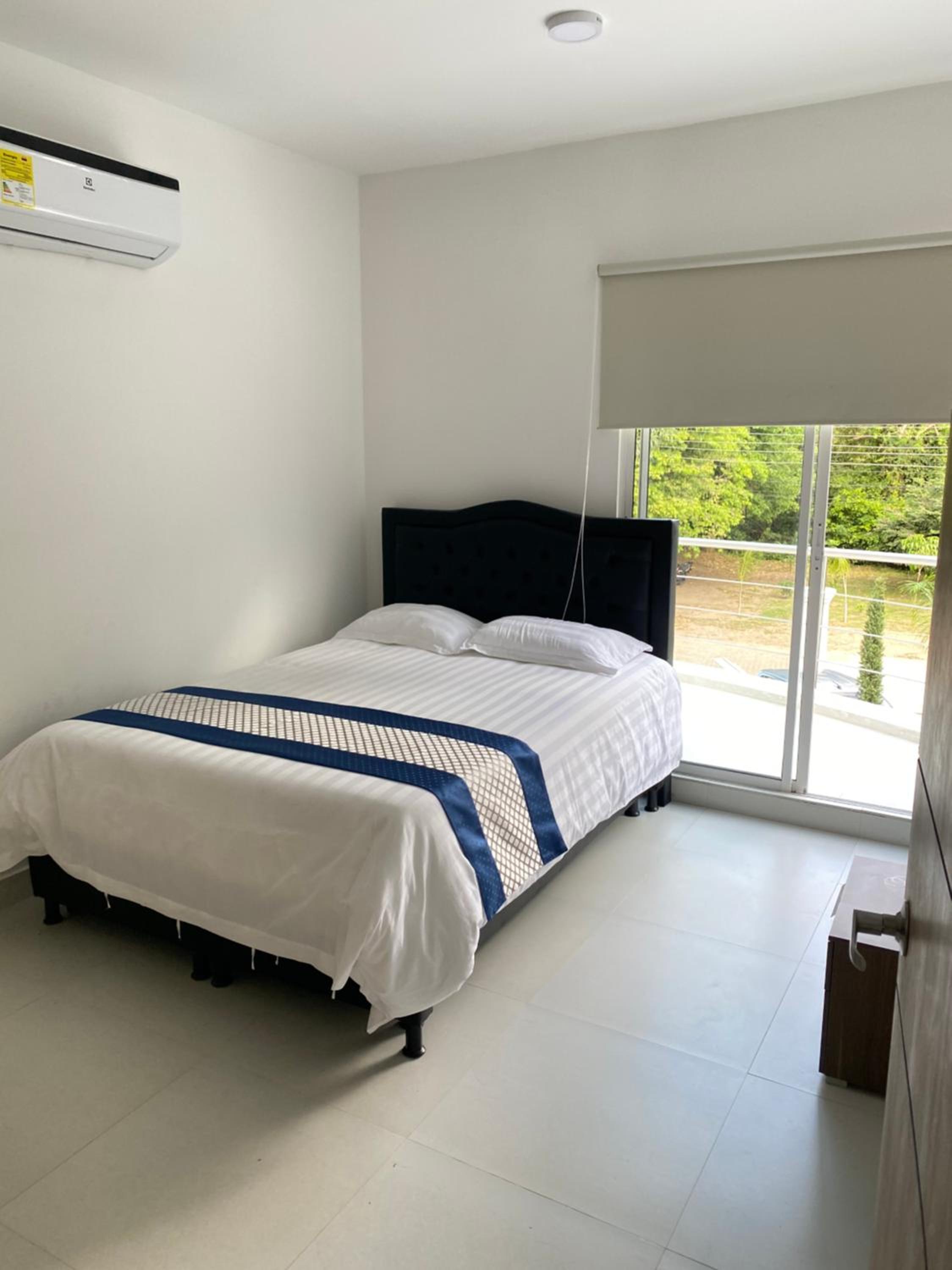 Espectacular Casa Condominio Lagos del Peñón Girardot-Colombia