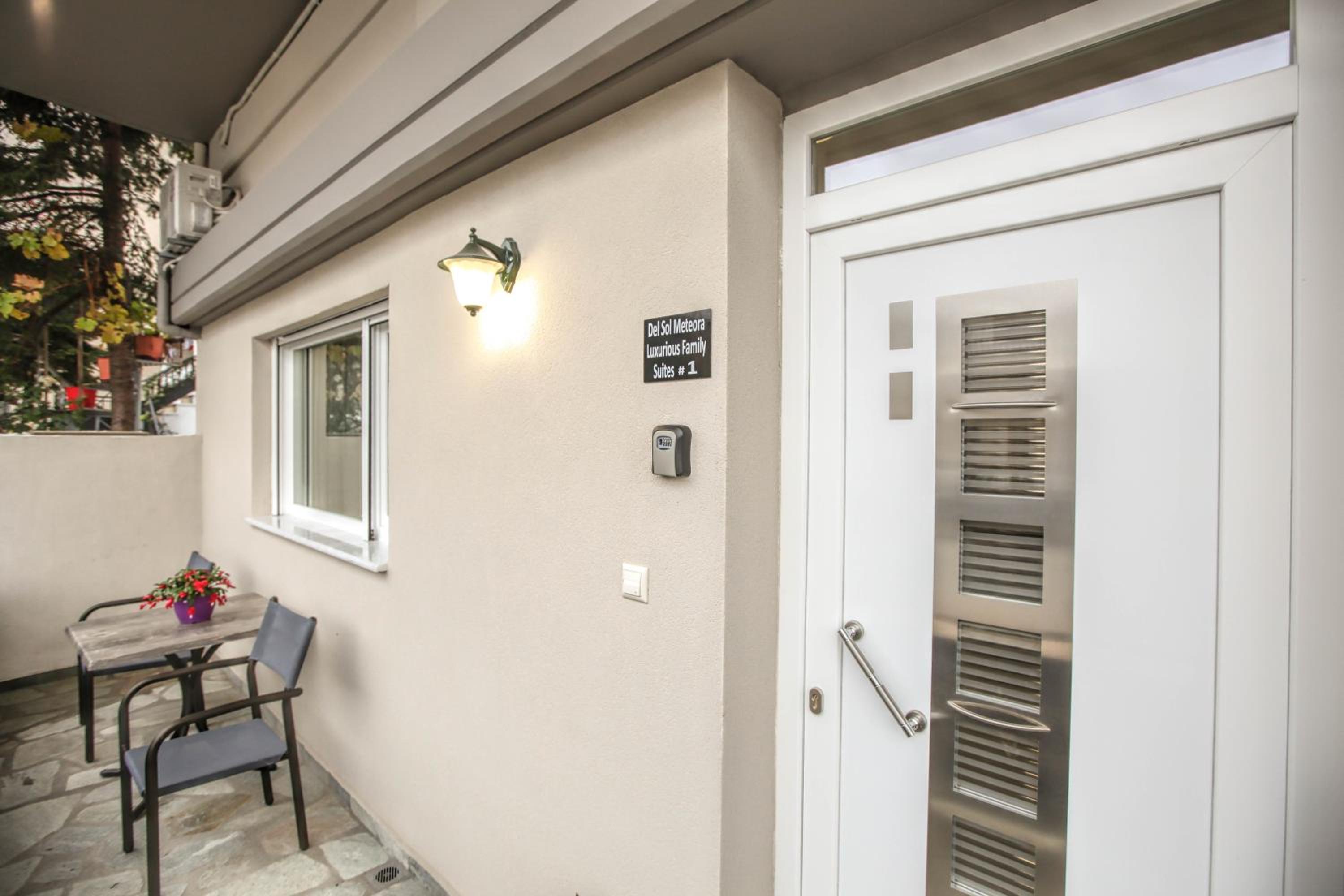Del Sol #1 Meteora Luxurious Family Suites view 3