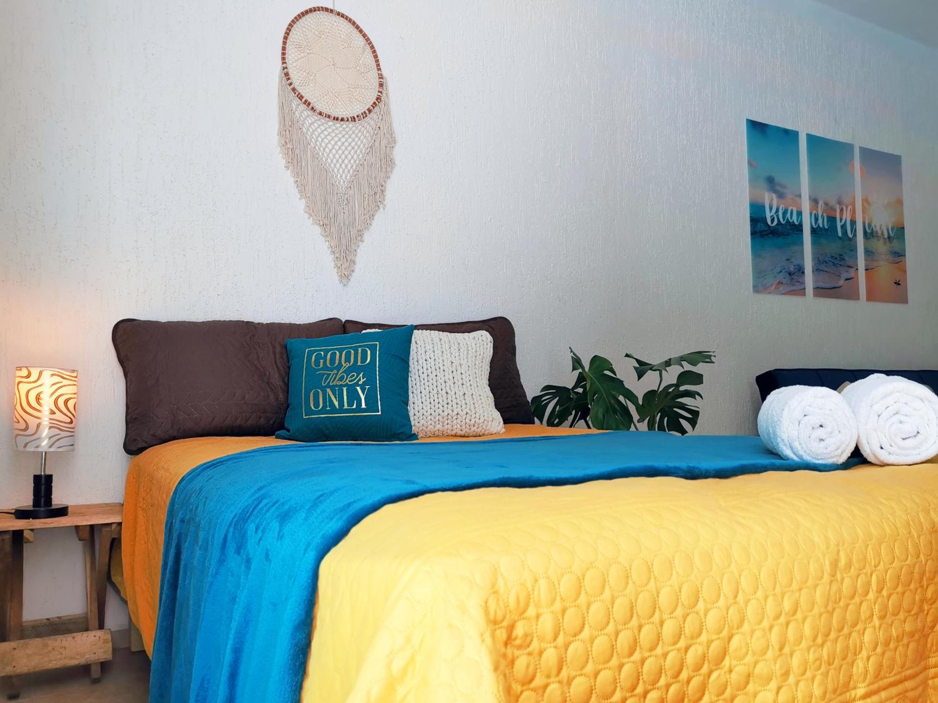 BEAUTIFUL & COZY NEAR BEACH Apartment Pool & KingSize Bed