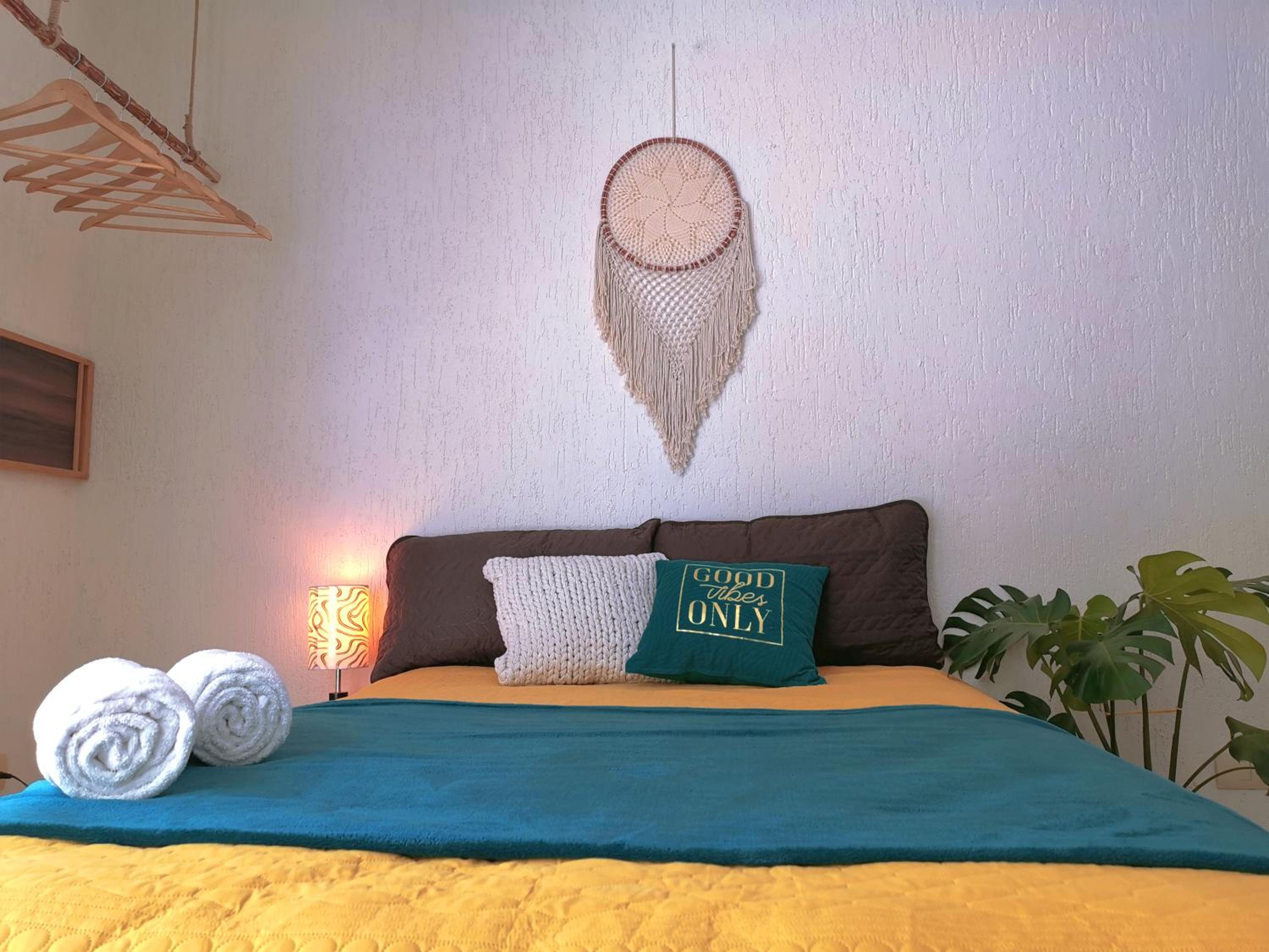 BEAUTIFUL & COZY NEAR BEACH Apartment Pool & KingSize Bed