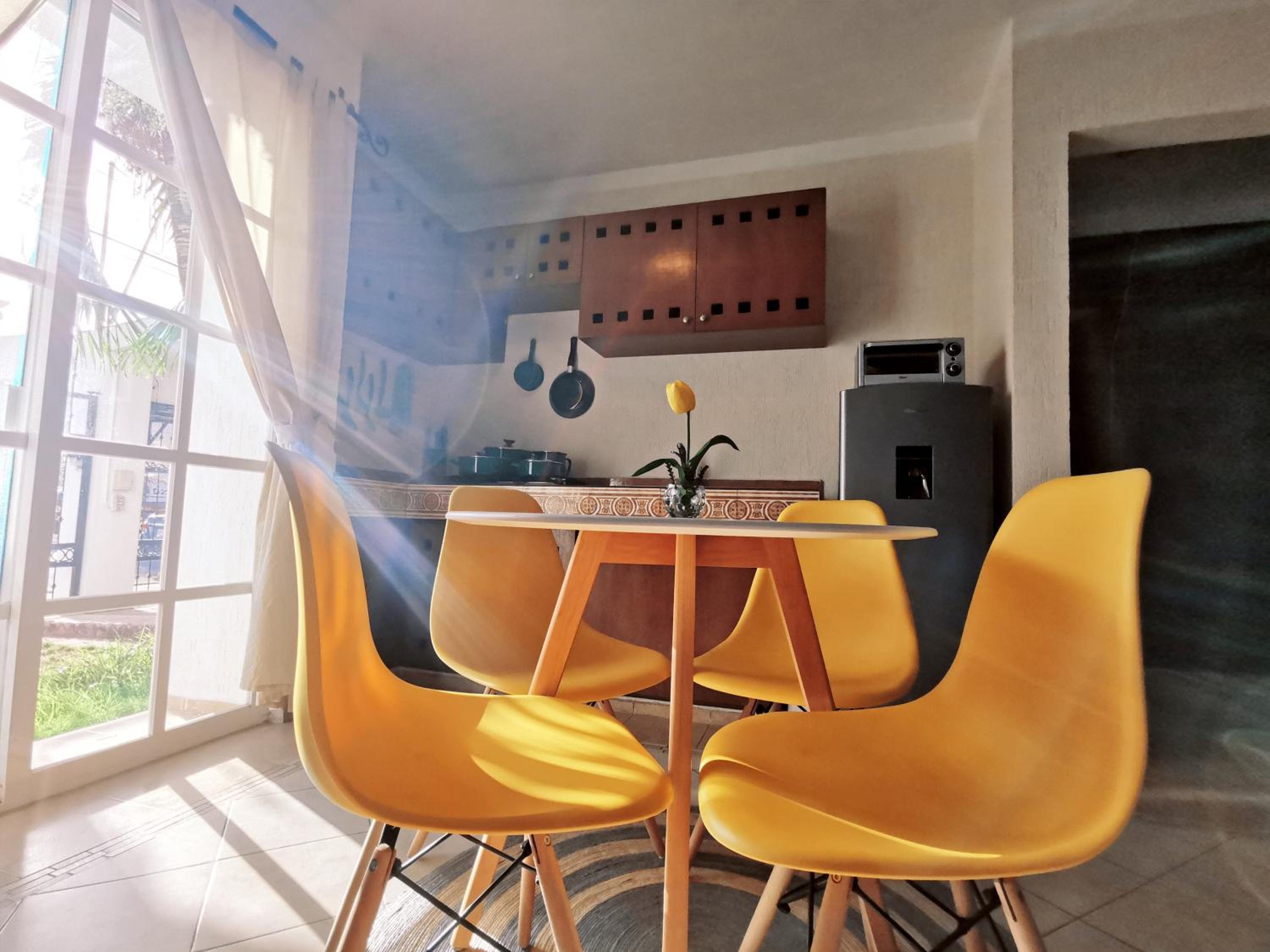 BEAUTIFUL & COZY NEAR BEACH Apartment Pool & KingSize Bed