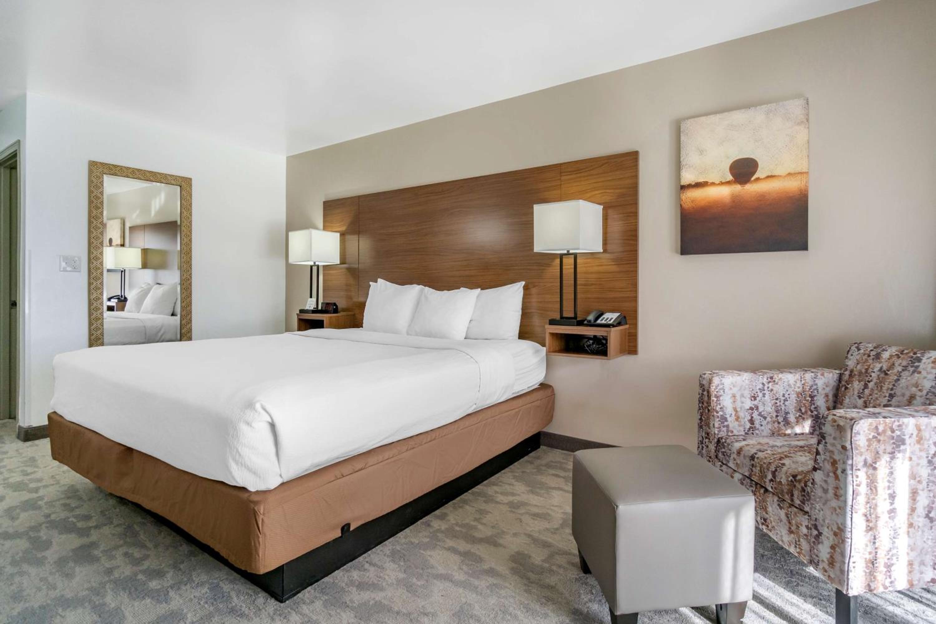 Moses Lake Vacations - Best Western PLUS Lake Front Hotel - Property Image 9
