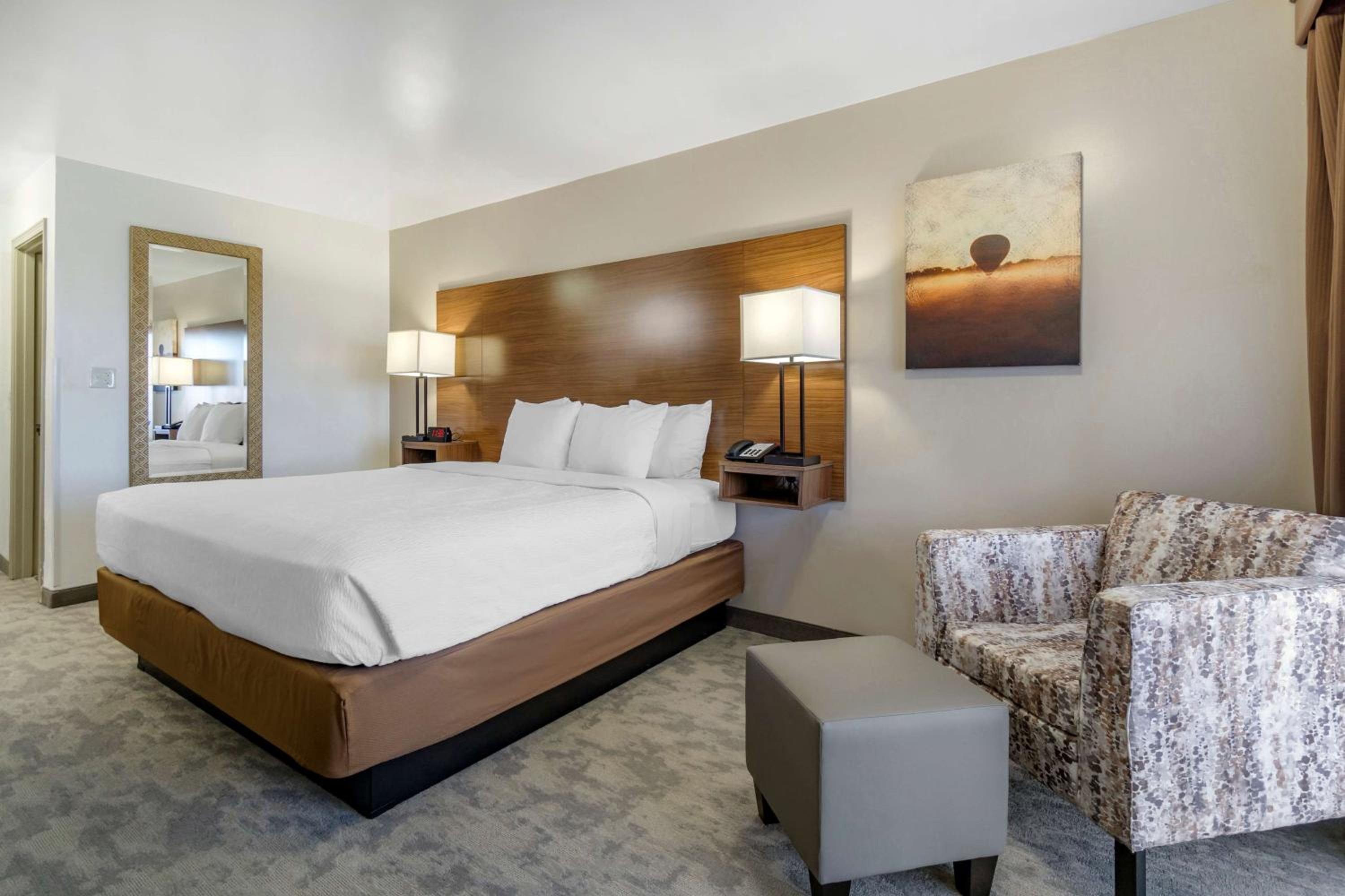 Moses Lake Vacations - Best Western PLUS Lake Front Hotel - Property Image 1