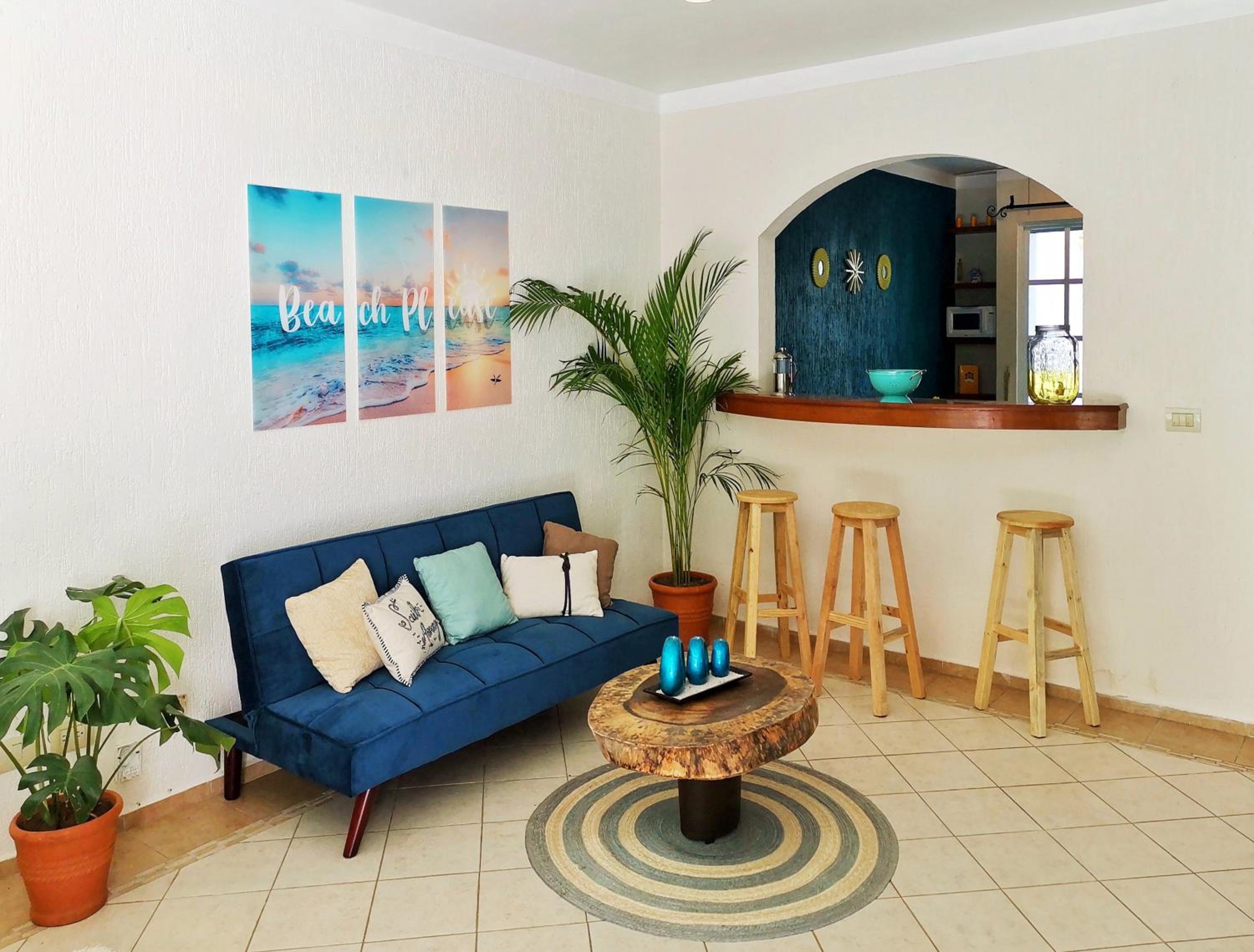 BEAUTIFUL & COZY NEAR BEACH Apartment Pool & KingSize Bed