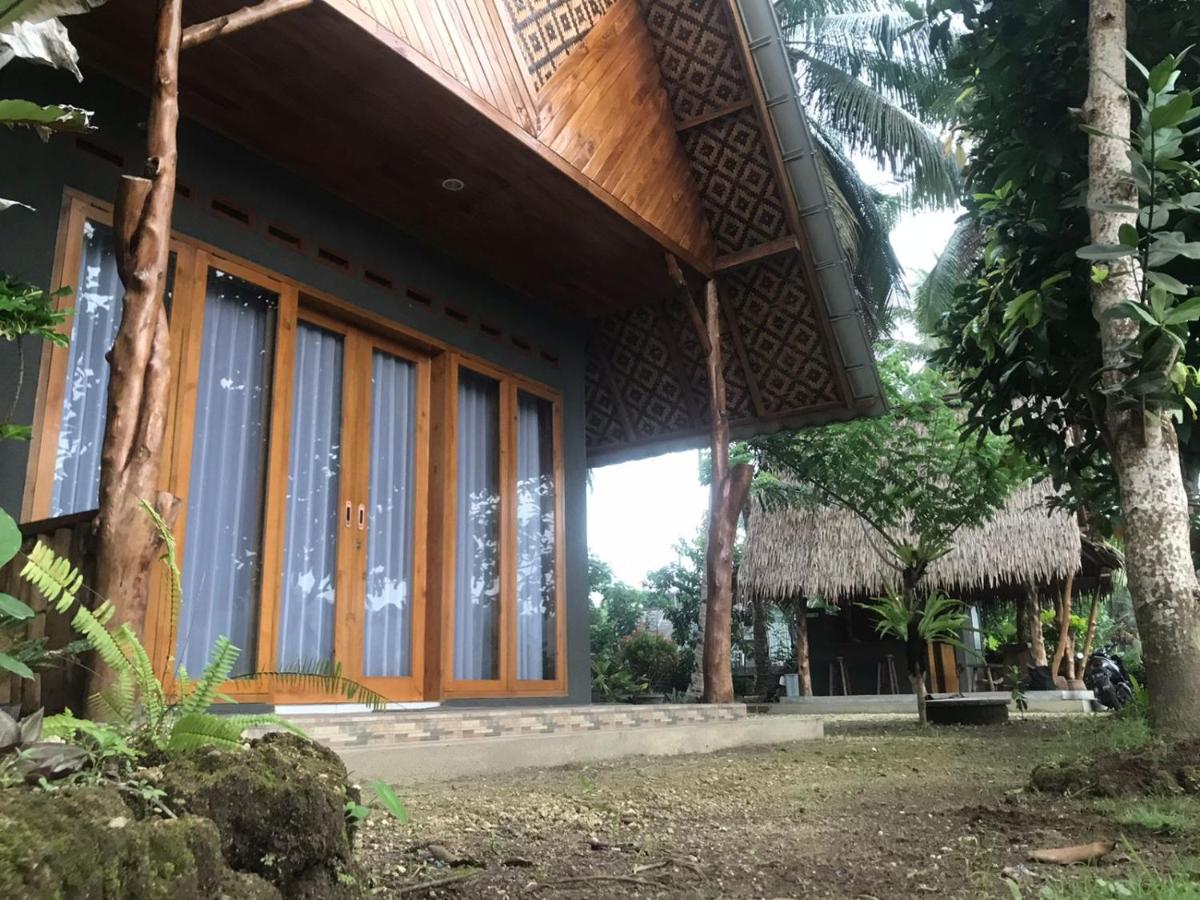 Saung Rancage Batukaras view 2