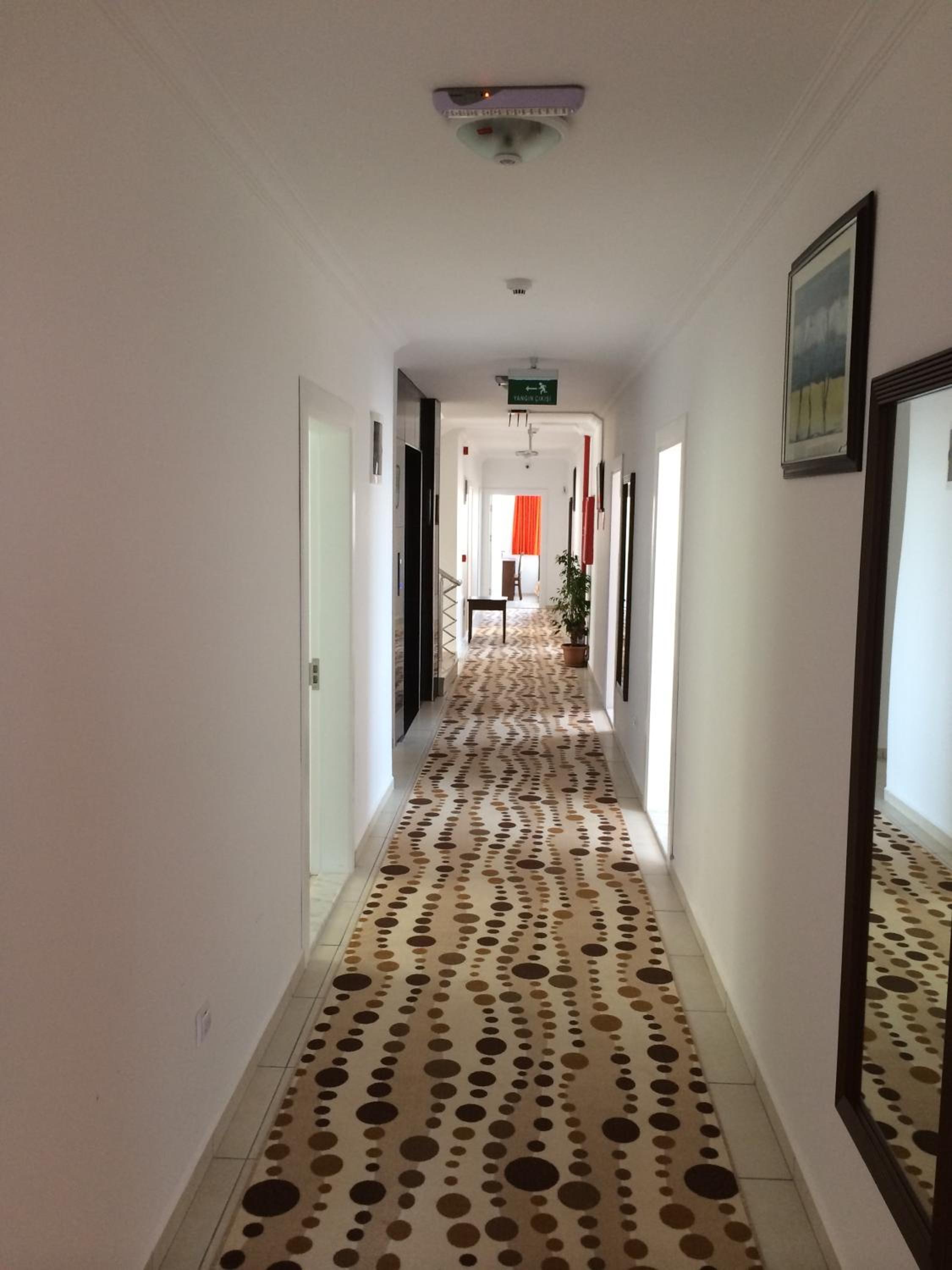 Mutado Hotel - Image 25