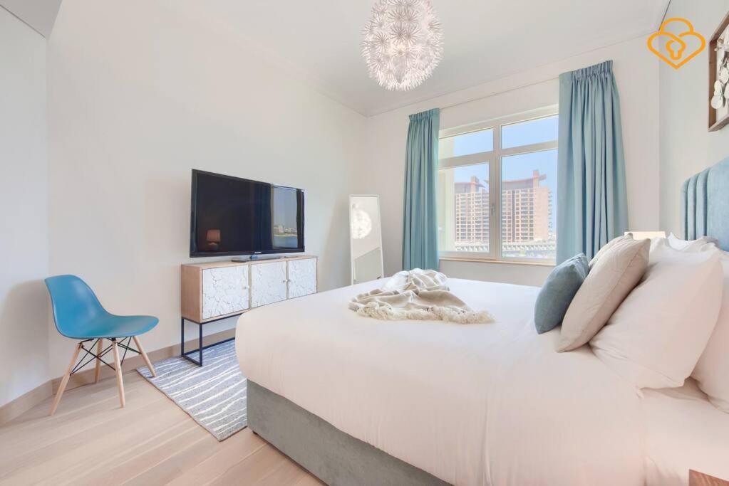 Keysplease Seaview 2 B/R With Beach access, Palm Jumeirah