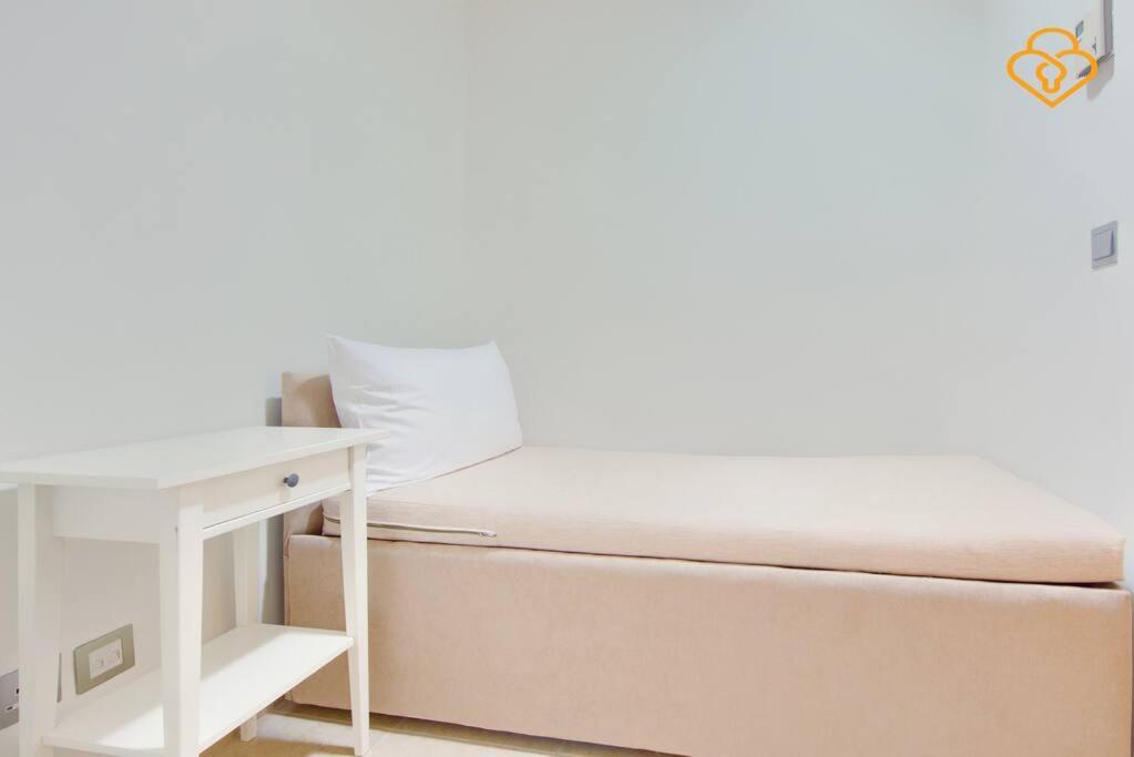 Keysplease Seaview 2 B/R With Beach access, Palm Jumeirah