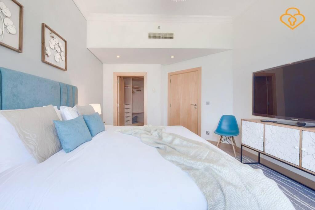 Keysplease Seaview 2 B/R With Beach access, Palm Jumeirah