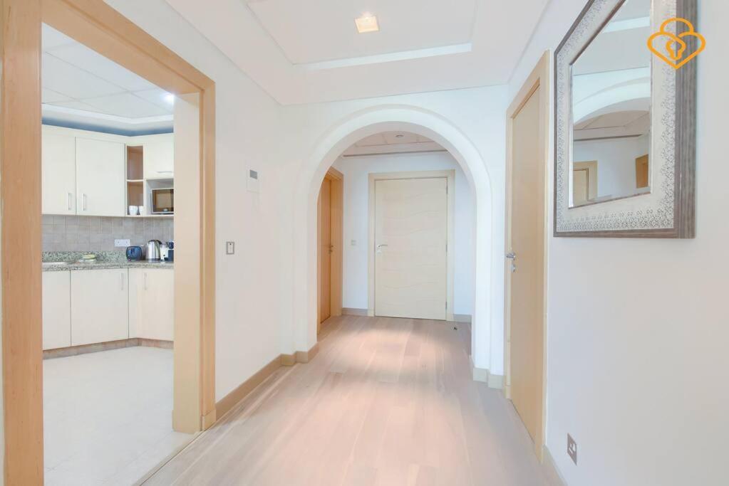 Keysplease Seaview 2 B/R With Beach access, Palm Jumeirah