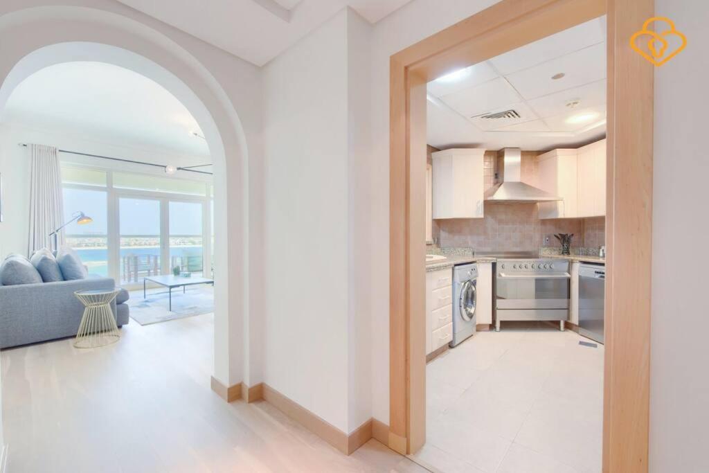 Keysplease Seaview 2 B/R With Beach access, Palm Jumeirah