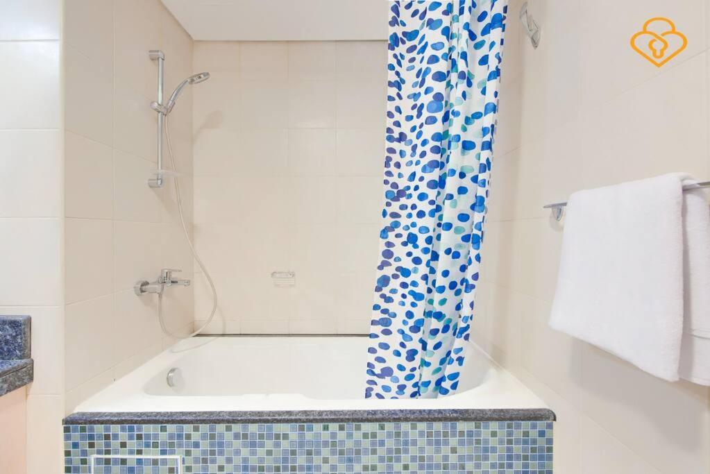 Keysplease Seaview 2 B/R With Beach access, Palm Jumeirah