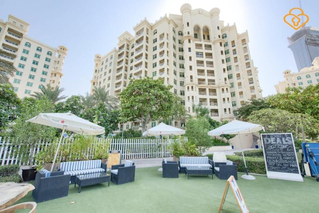 Keysplease Seaview 2 B/R With Beach access, Palm Jumeirah