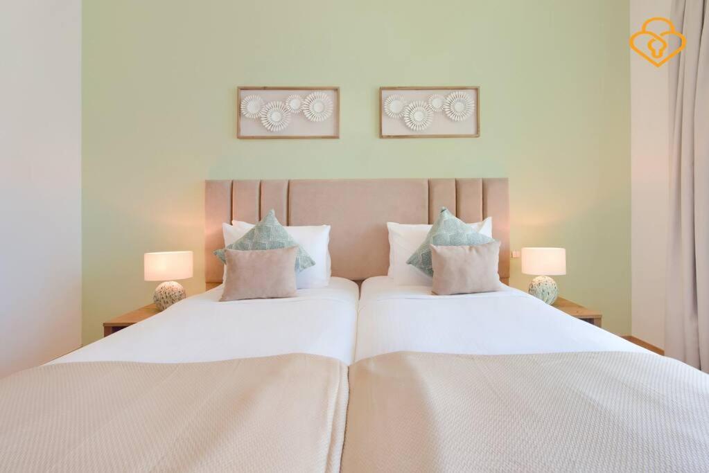 Keysplease Seaview 2 B/R With Beach access, Palm Jumeirah