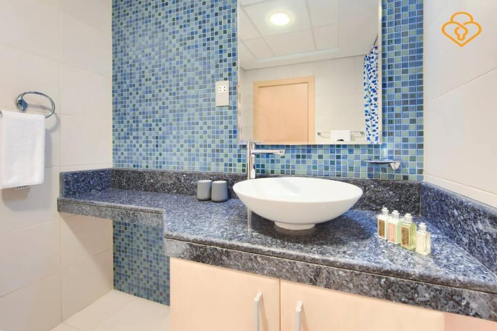 Keysplease Seaview 2 B/R With Beach access, Palm Jumeirah