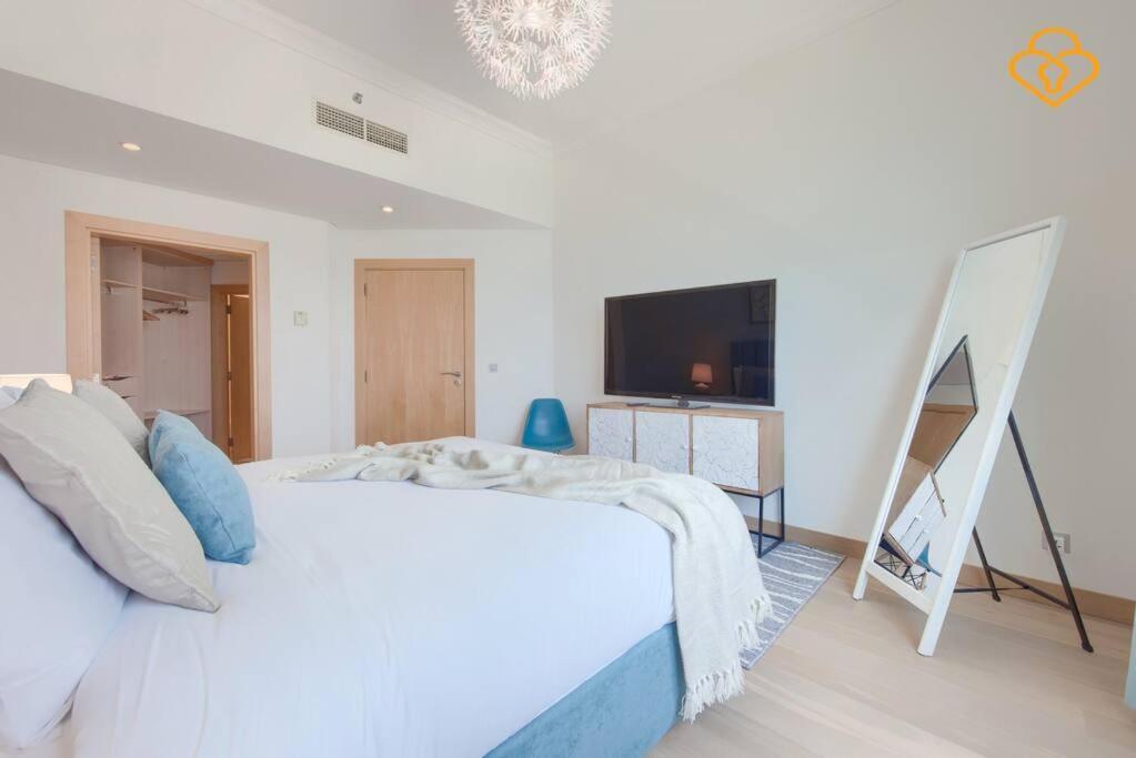 Keysplease Seaview 2 B/R With Beach access, Palm Jumeirah