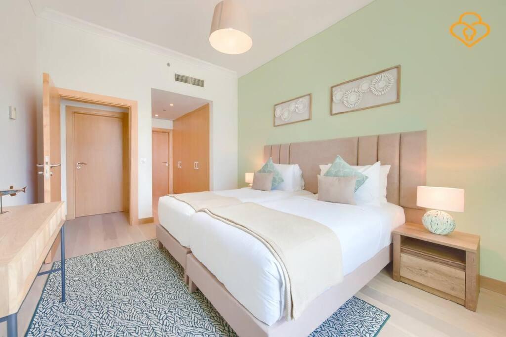 Keysplease Seaview 2 B/R With Beach access, Palm Jumeirah