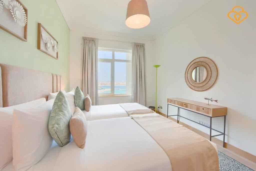 Keysplease Seaview 2 B/R With Beach access, Palm Jumeirah