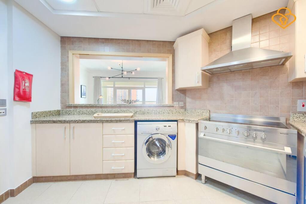 Keysplease Seaview 2 B/R With Beach access, Palm Jumeirah