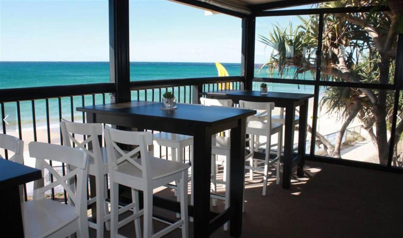 Spacious 3 bedroom apartment opposite surf club