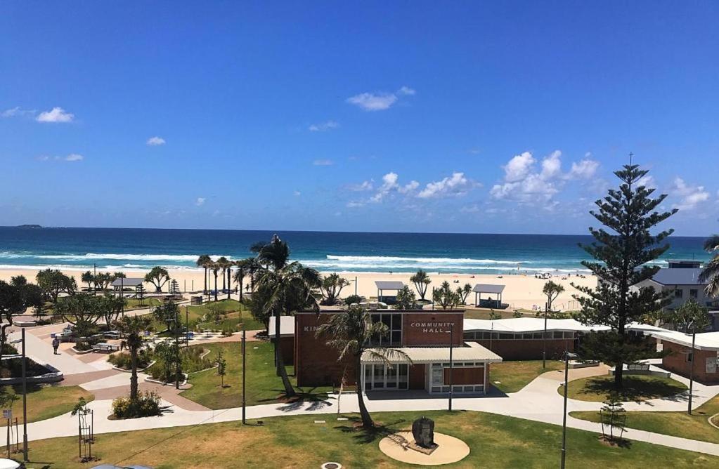 Spacious 3 bedroom apartment opposite surf club