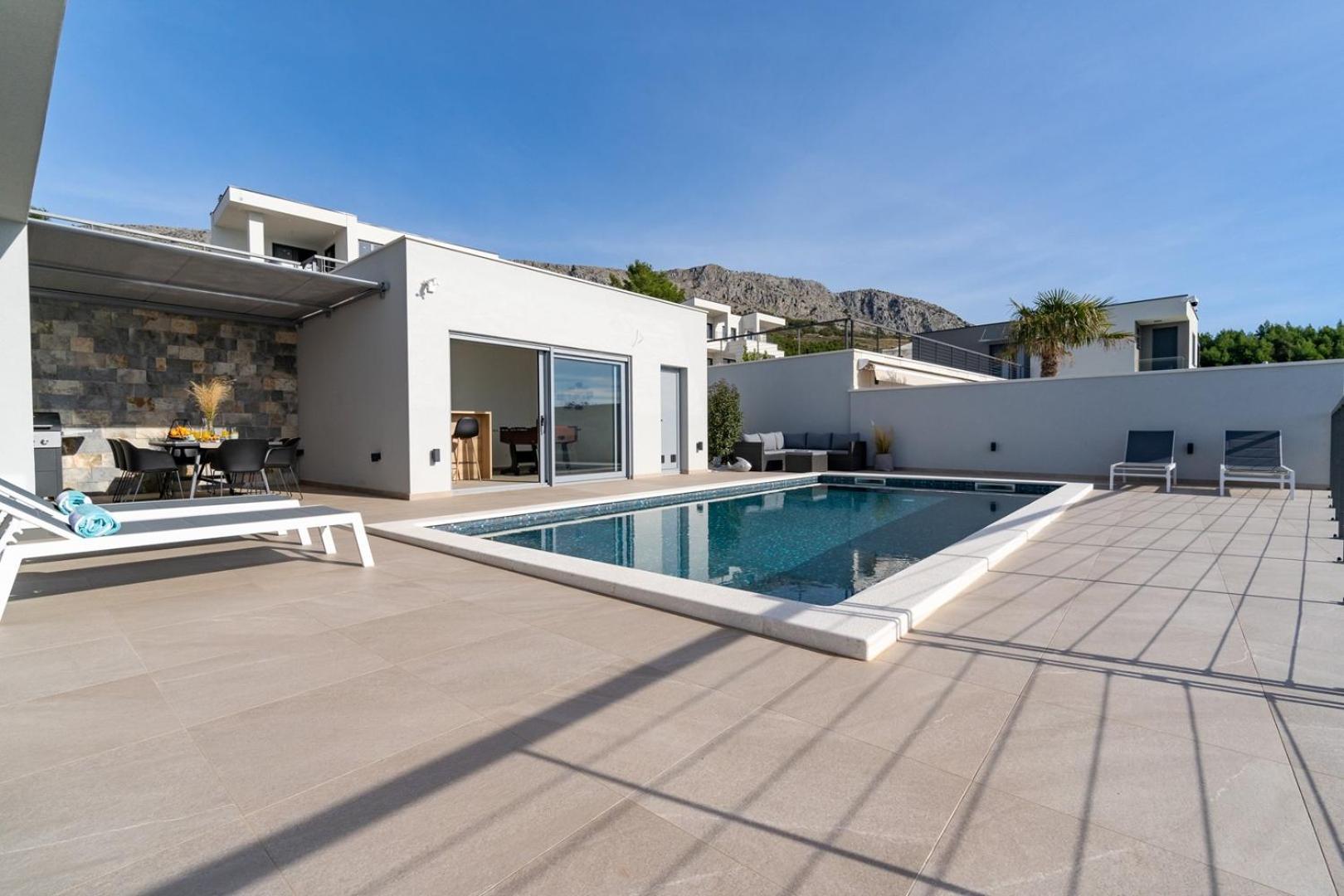 Seaview Villa Big Blue with 32sqm heated pool, 4 bedrooms, and 3 bathrooms view 4