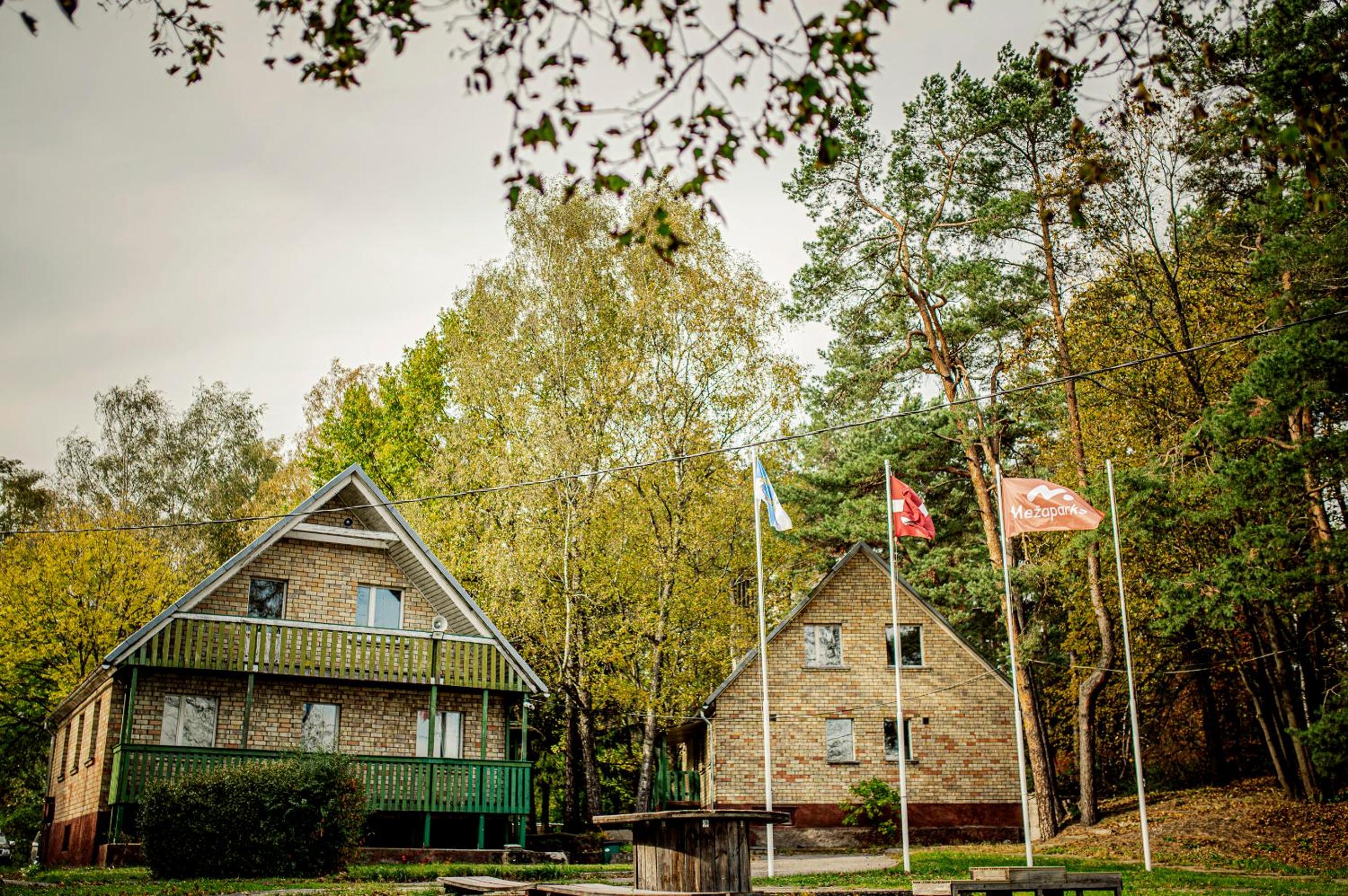 LAKE HOUSE