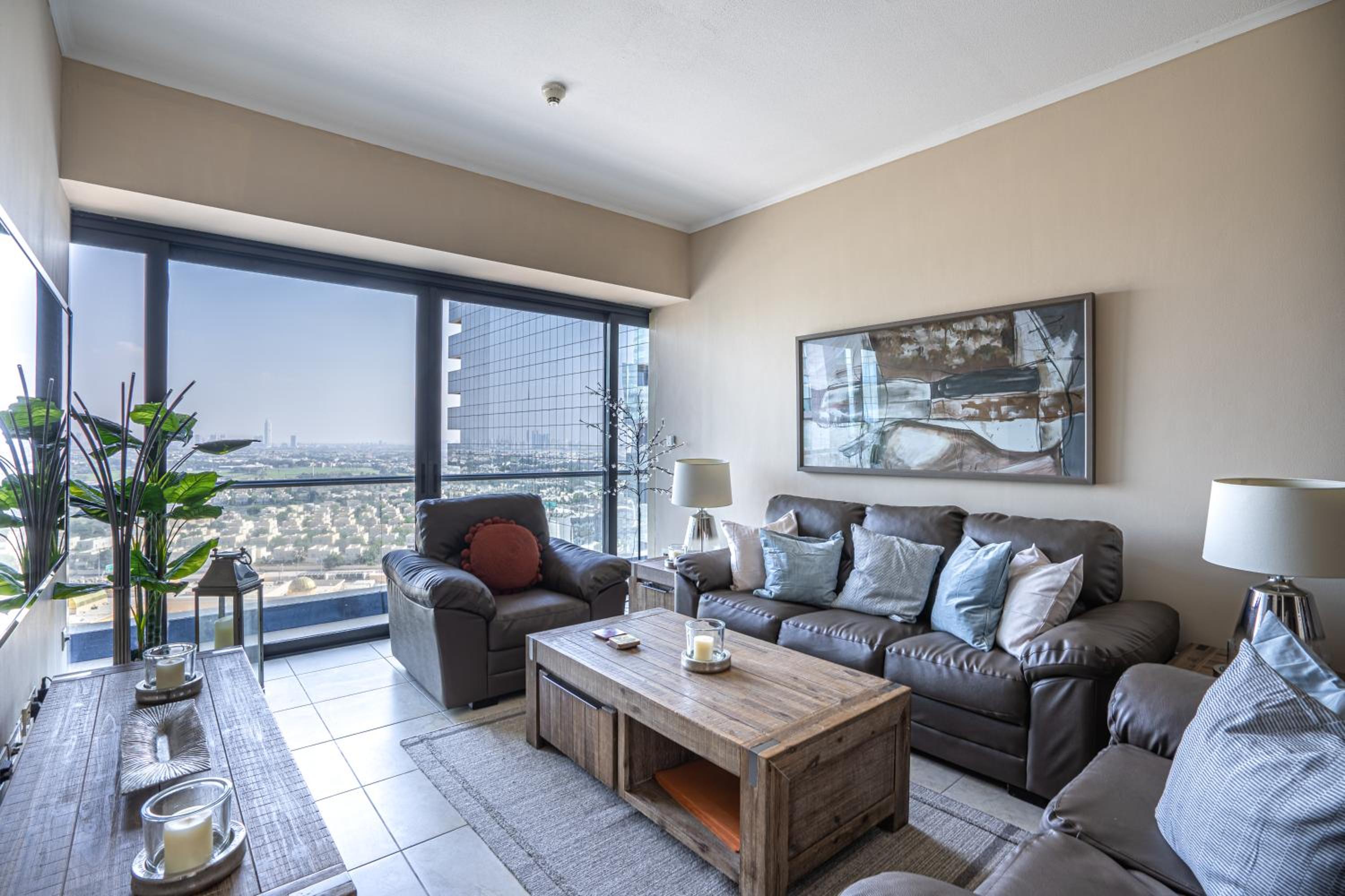 HiGuests - Spacious Apartment Close to Dubai Marina Walk