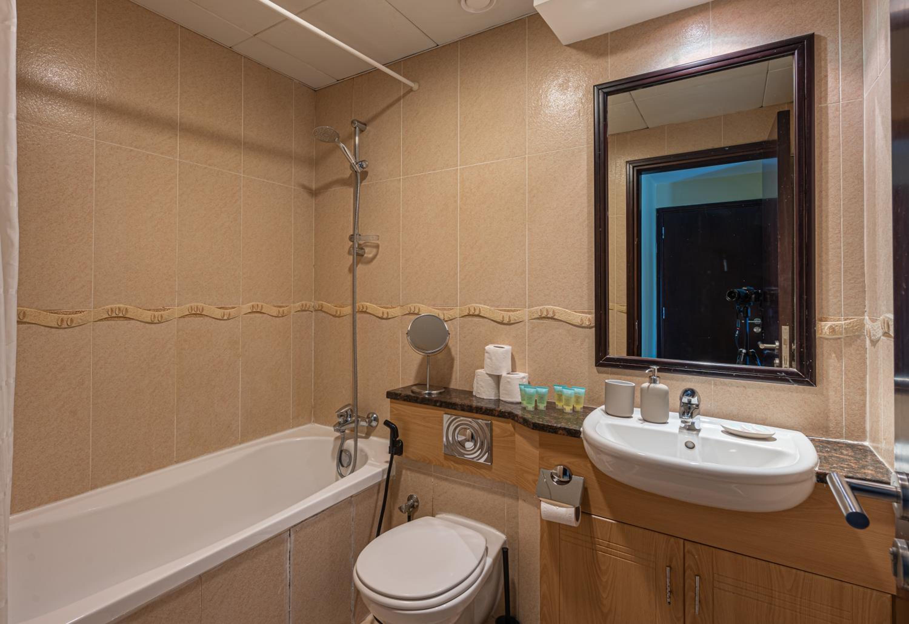 HiGuests - Spacious Apartment Close to Dubai Marina Walk
