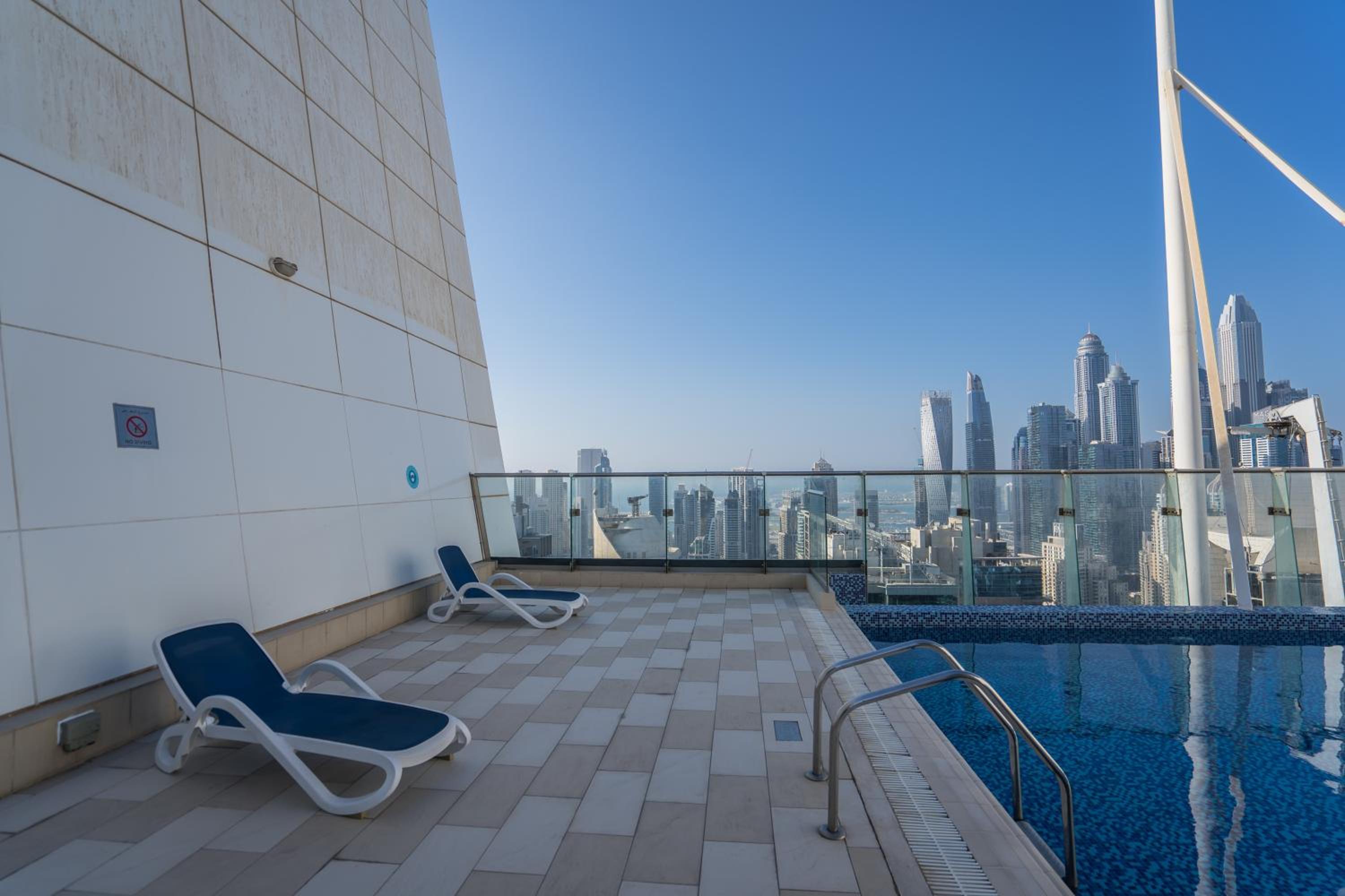 HiGuests - Spacious Apartment Close to Dubai Marina Walk