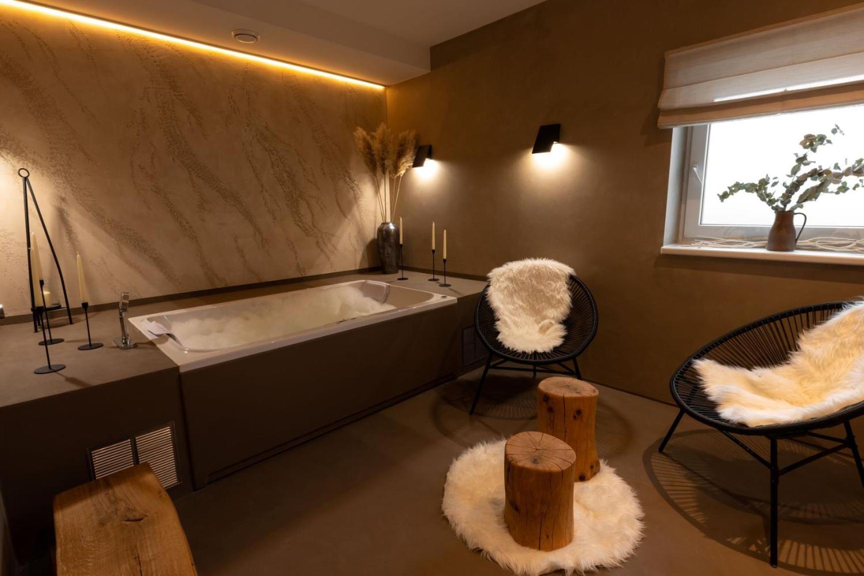 Hotel Lion