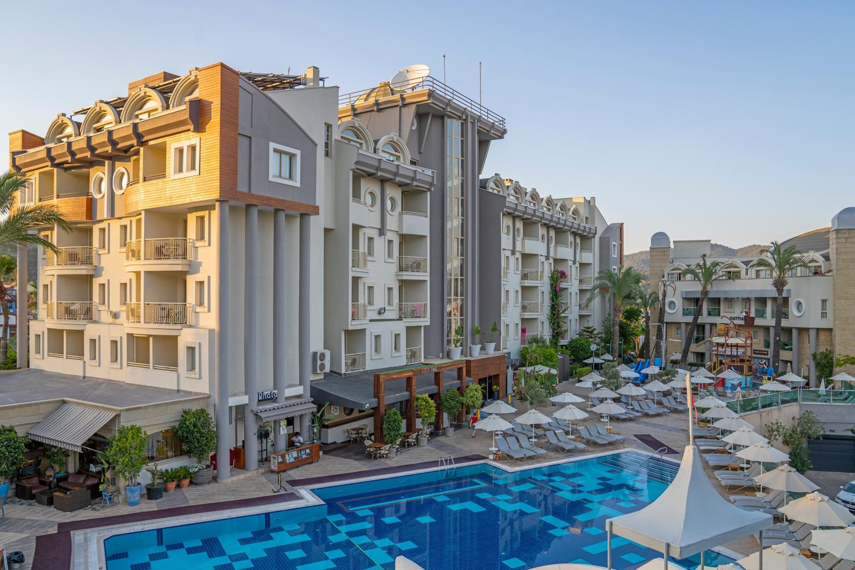 Hotel Grand Cettia Hotel - Image 1