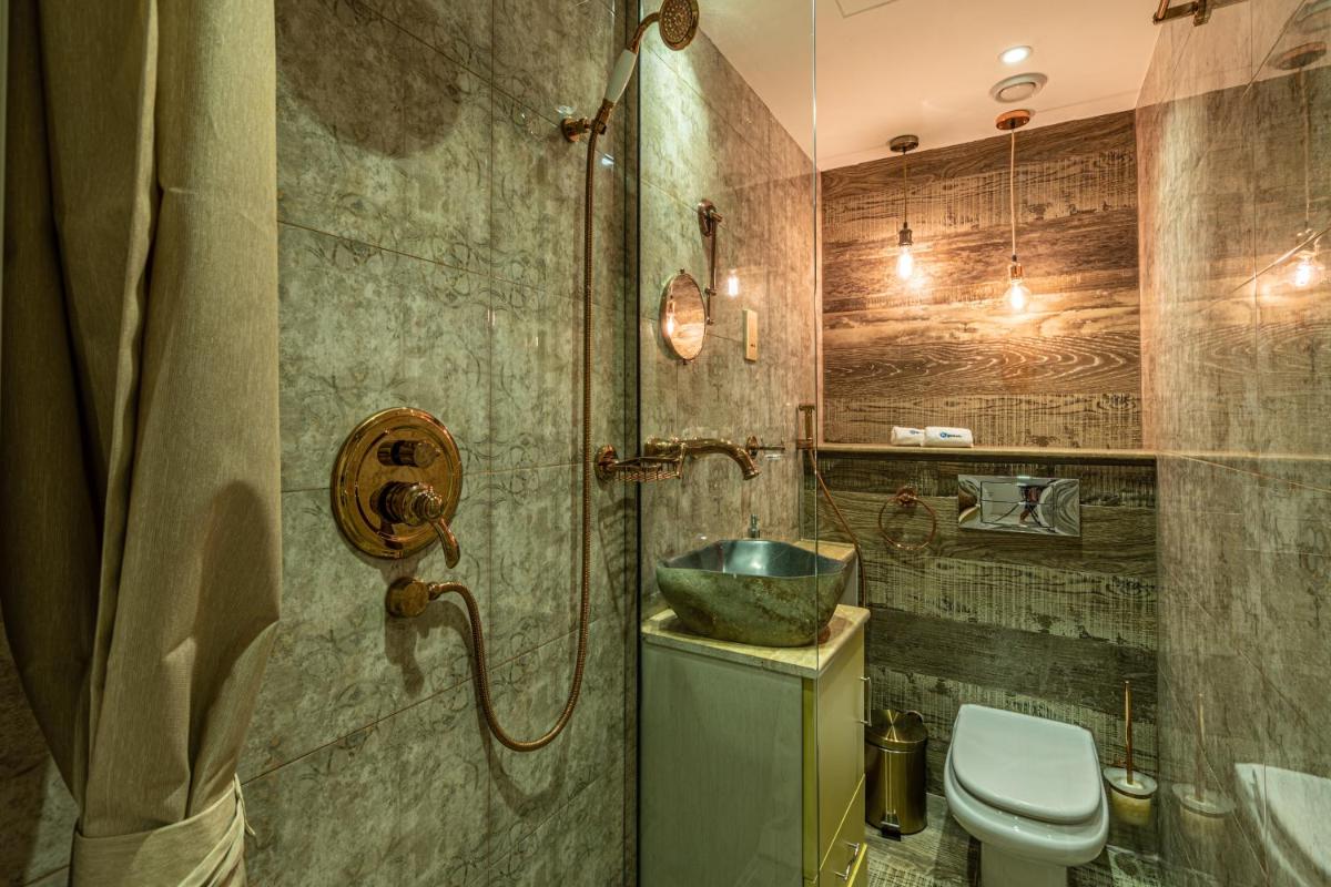 HiGuests - Royal 2BR Apt With Balcony Near Burj Khalifa