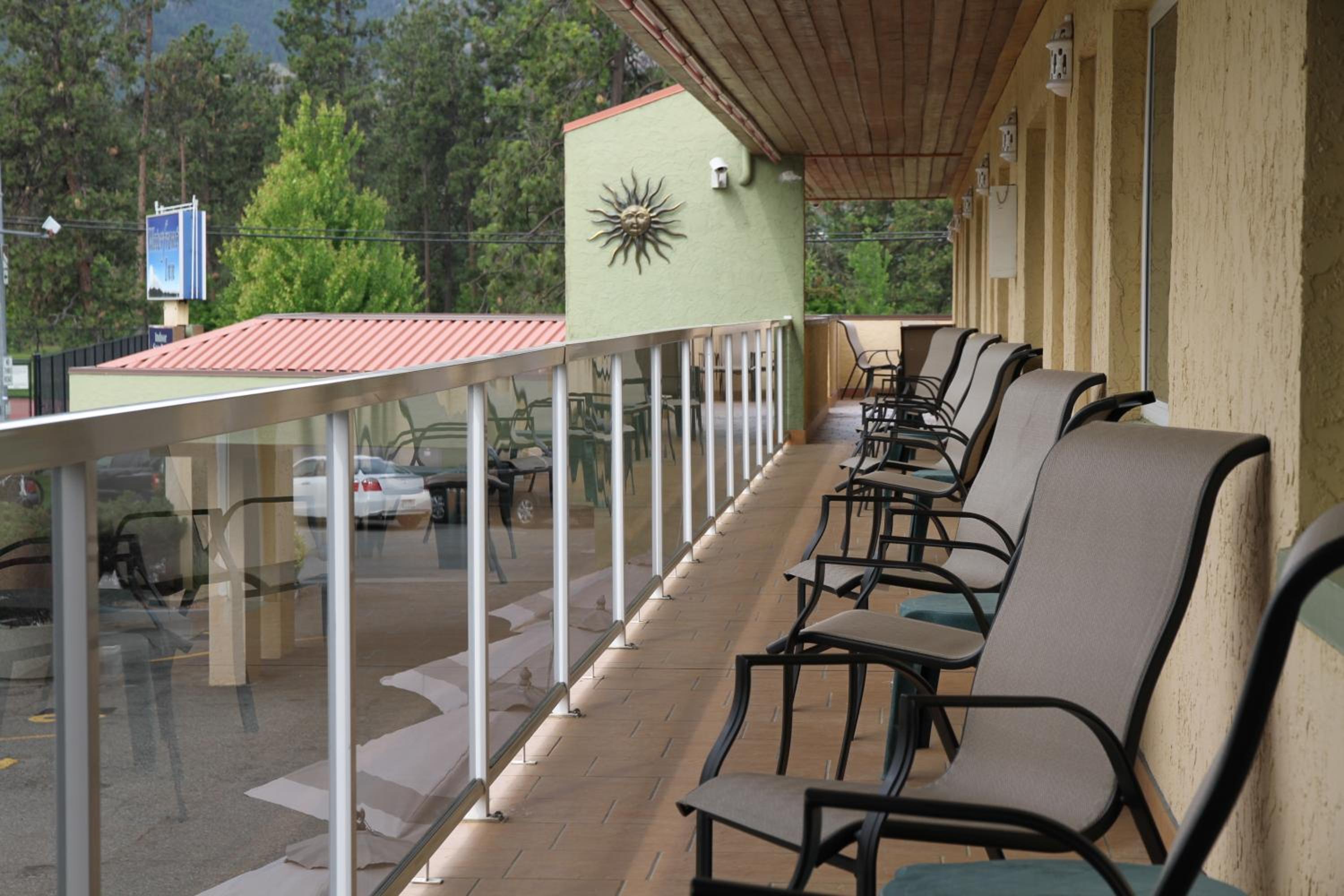 Waterfront Inn