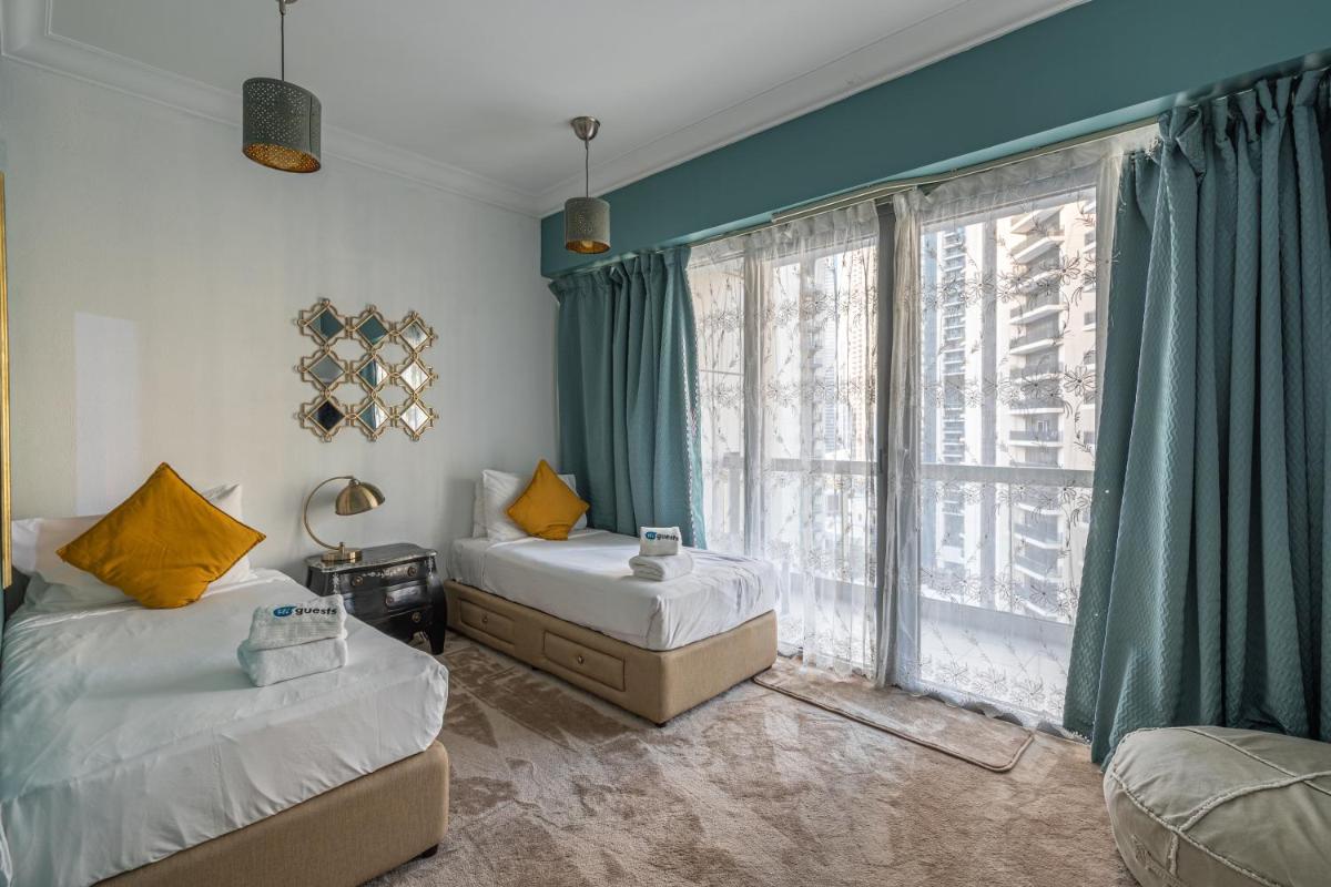 HiGuests - Royal 2BR Apt With Balcony Near Burj Khalifa