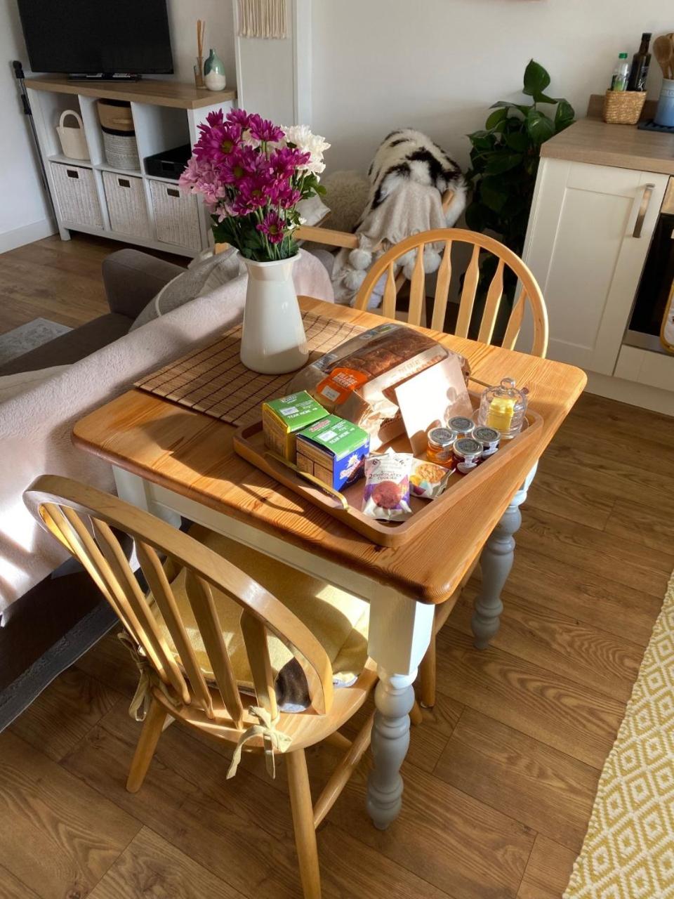 Hotel Cosy Cotswolds Self-Contained One Bedroom Cottage - Image 1