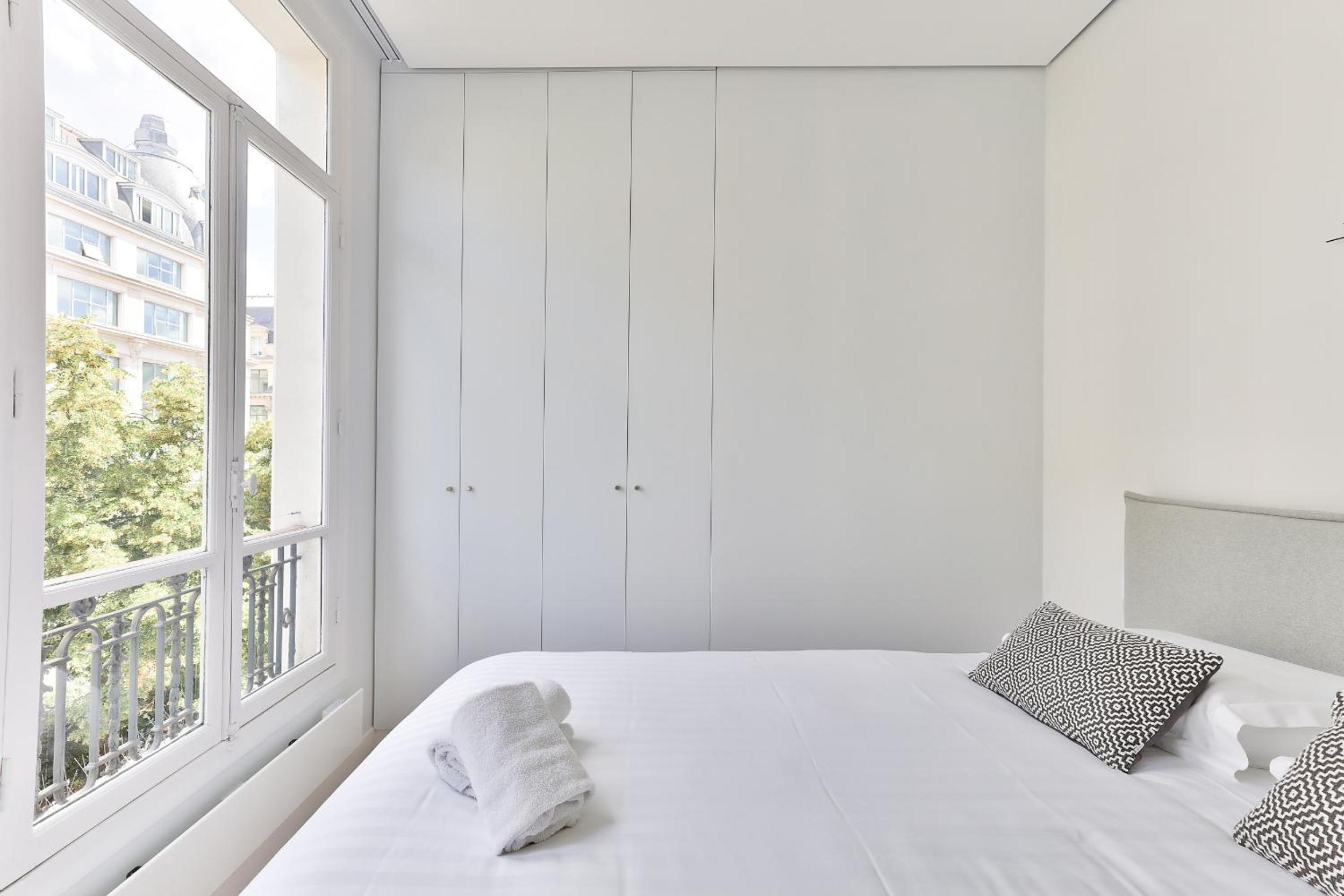 126 - Urban Amazing 3BR Montorgueil