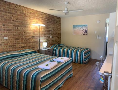 Golden Beach Motor Inn, Caloundra